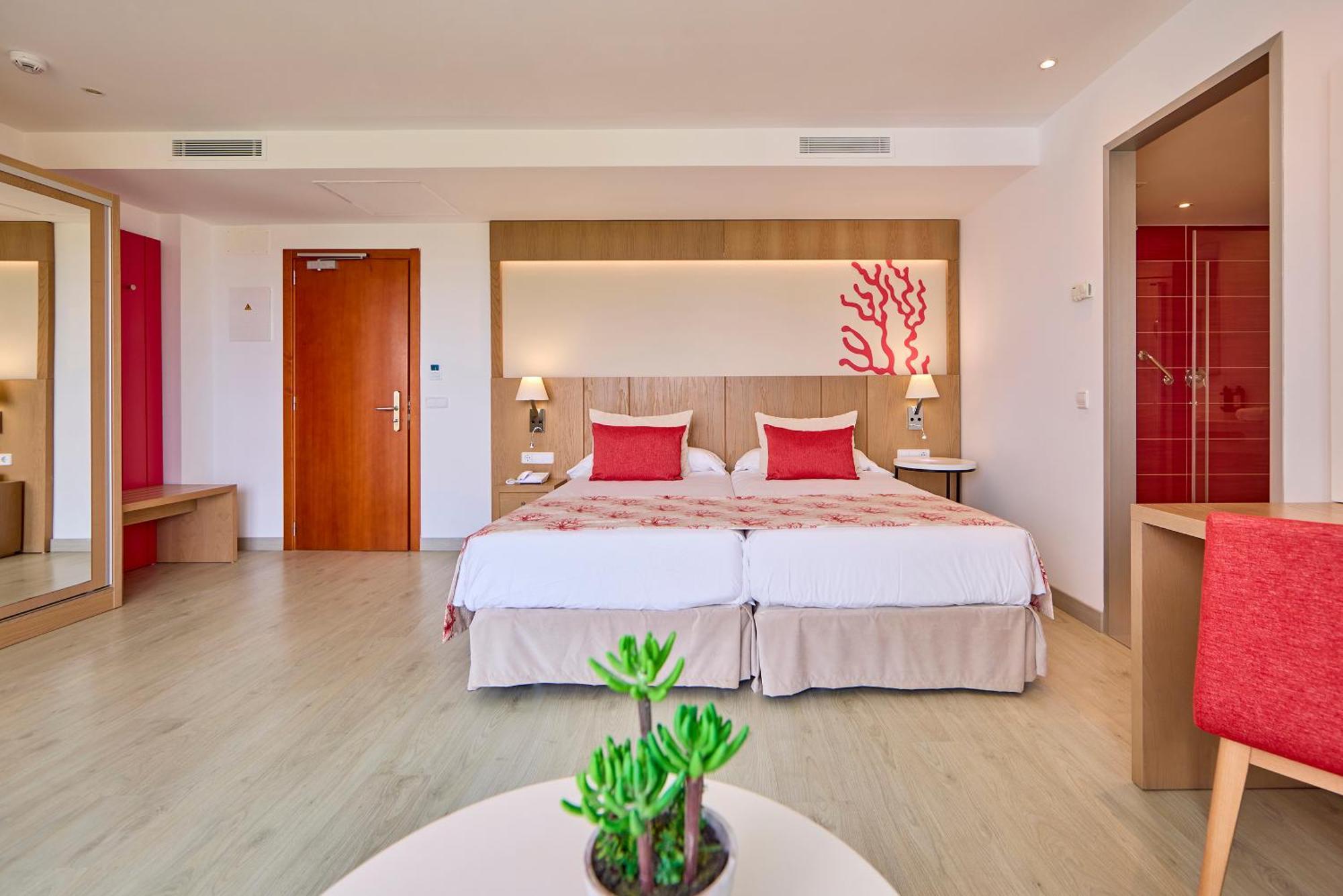 Universal Perla Hotel 4*