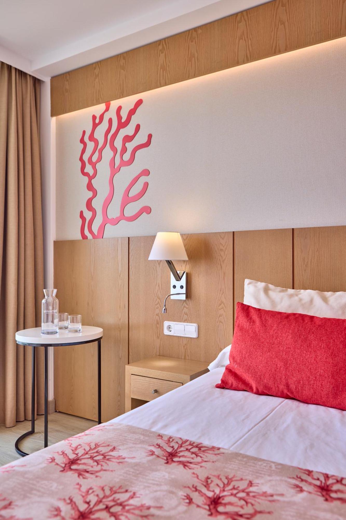 Hotel Universal Perla 4*