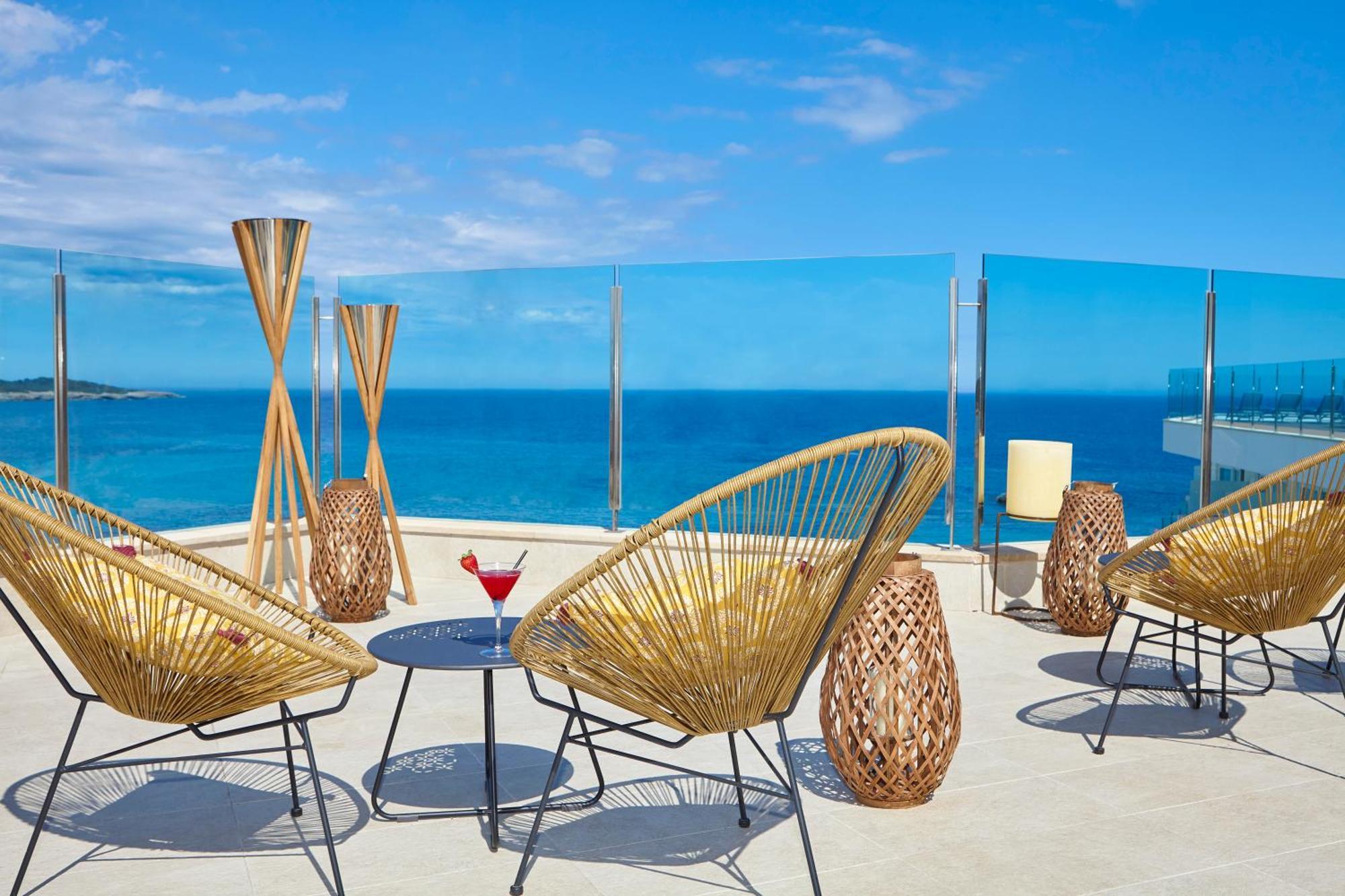 Hotel Universal Perla 4*
