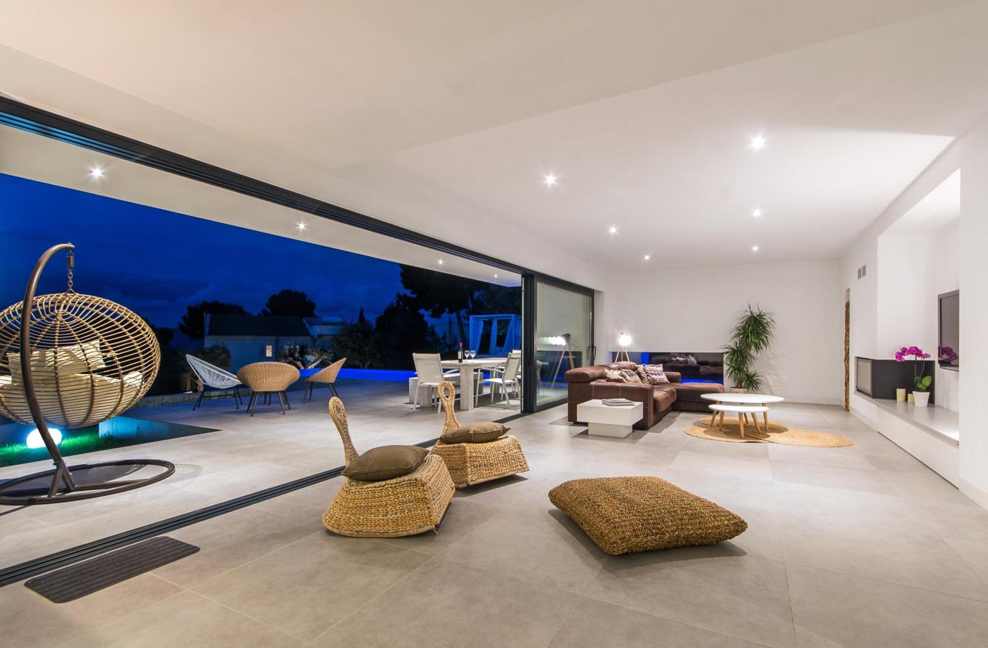 O2 Mallorca - By Emerald Villa *