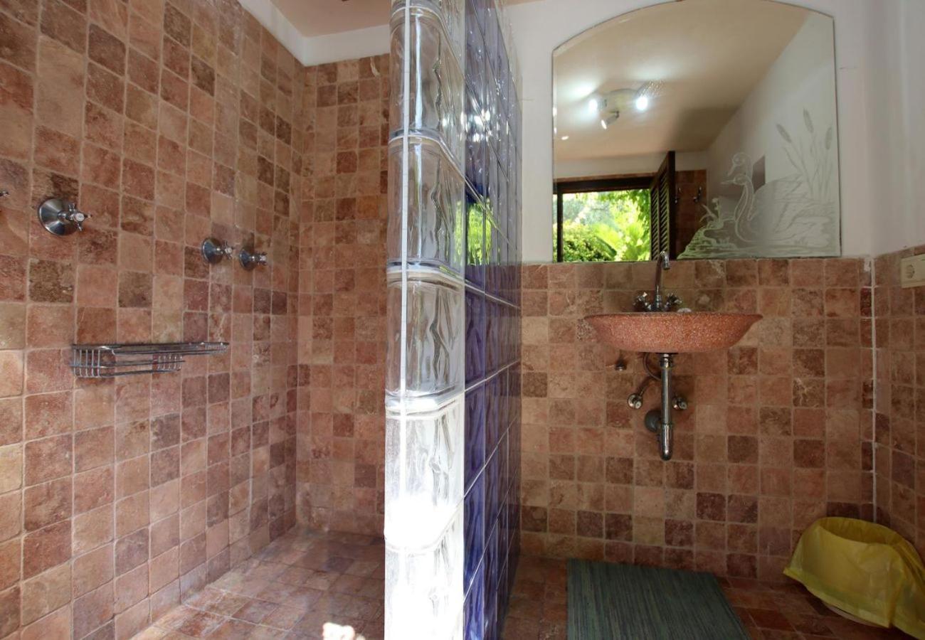 Lovely In Old Town By Renthousing Pollensa