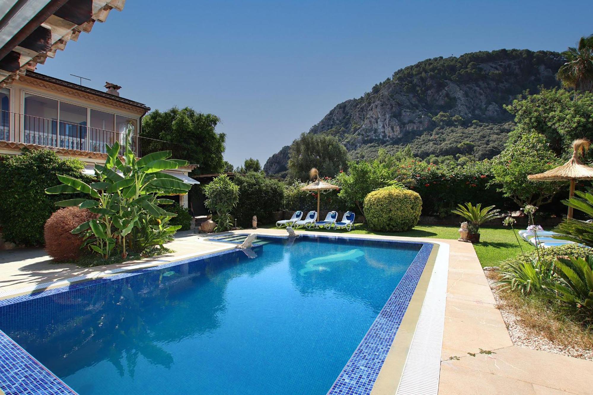 Lovely In Old Town By Renthousing * Pollensa