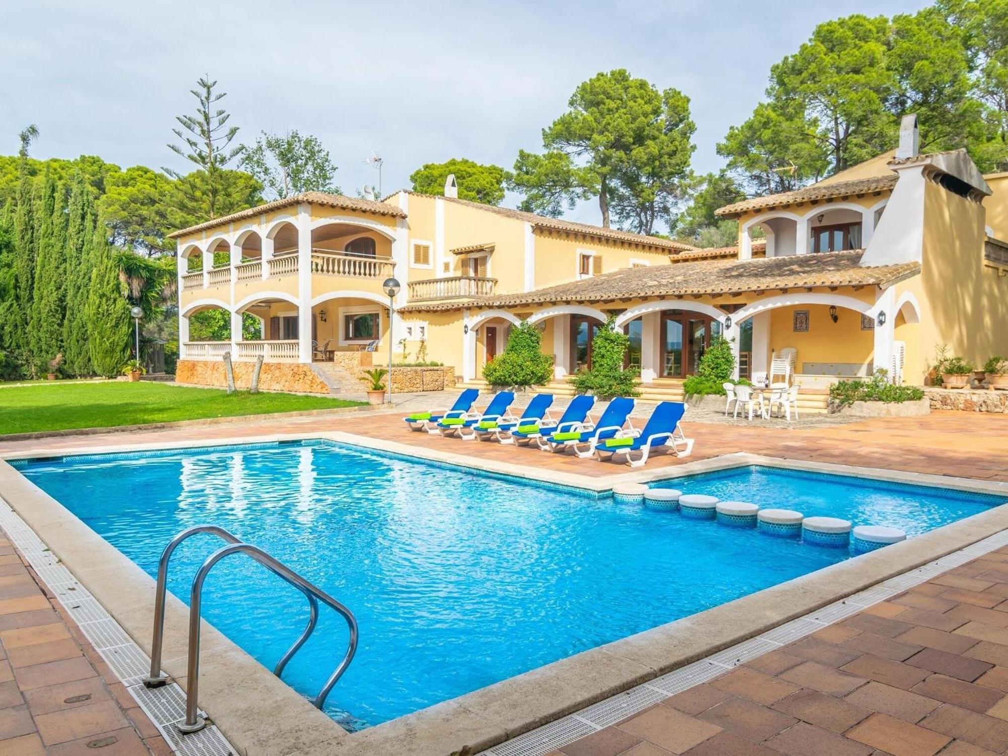 Son Pou - With Private Pool Free Wifi