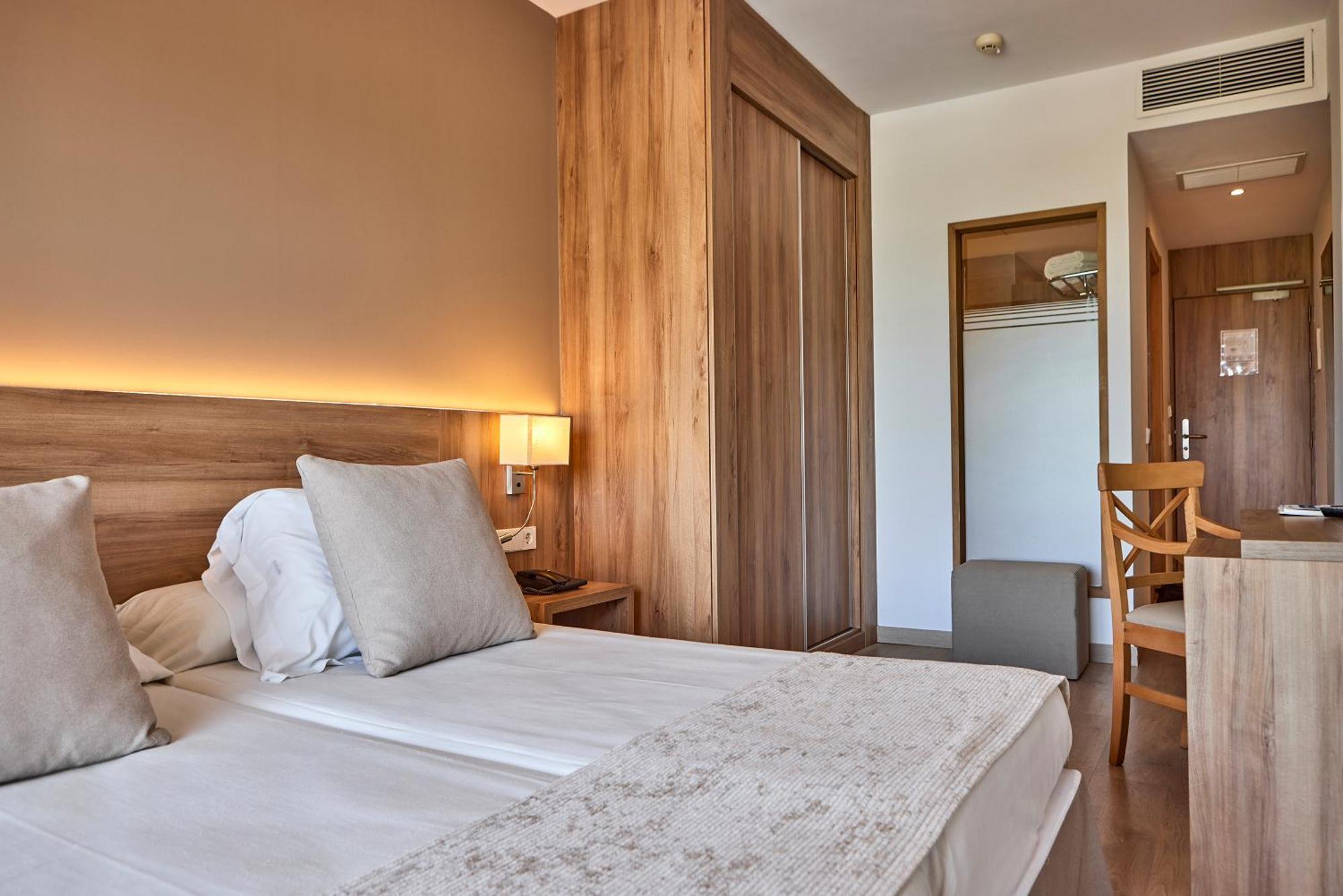 Hotel Playa Golf 4*
