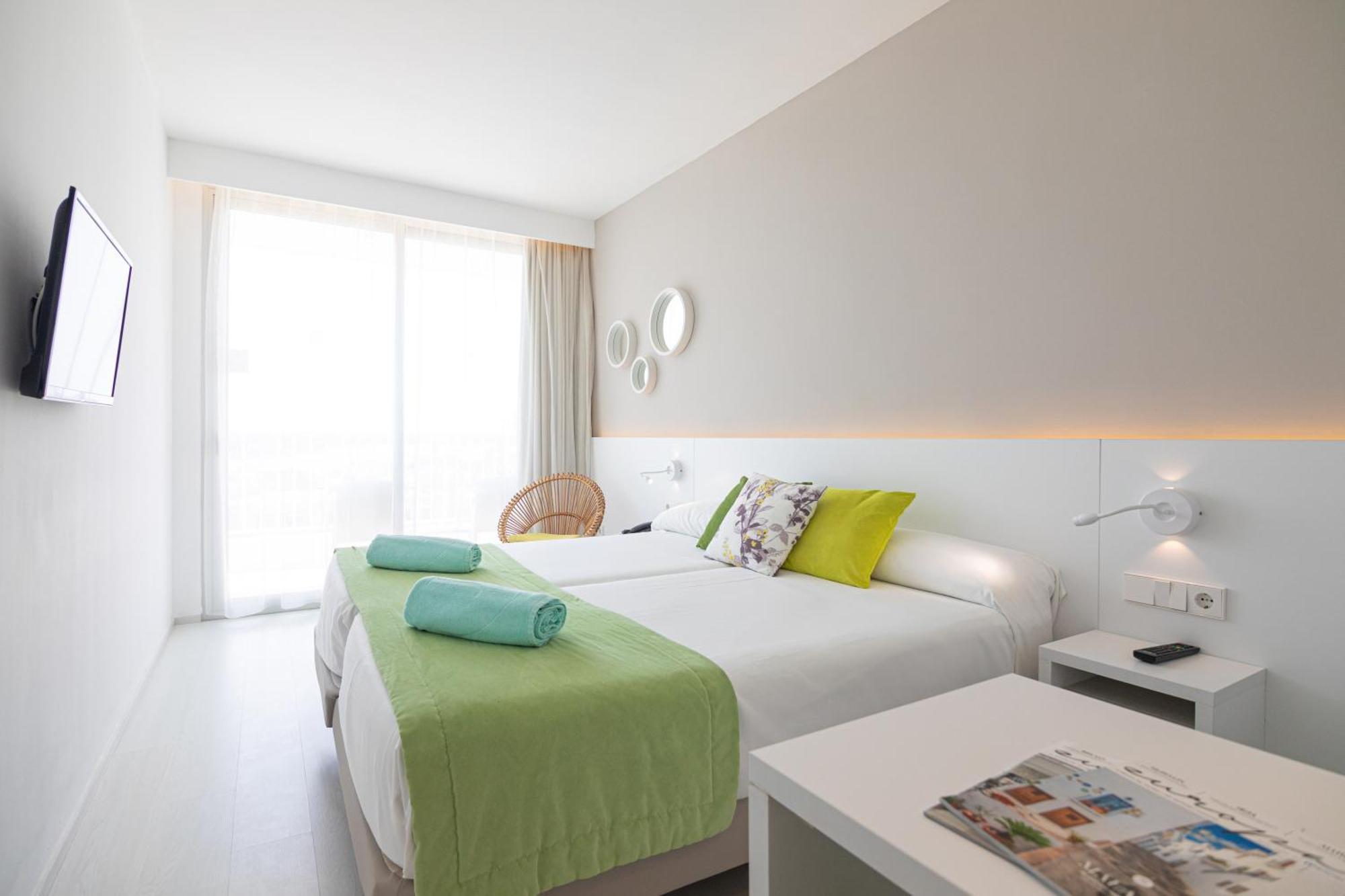Hotel Js Sol De Alcudia 4*