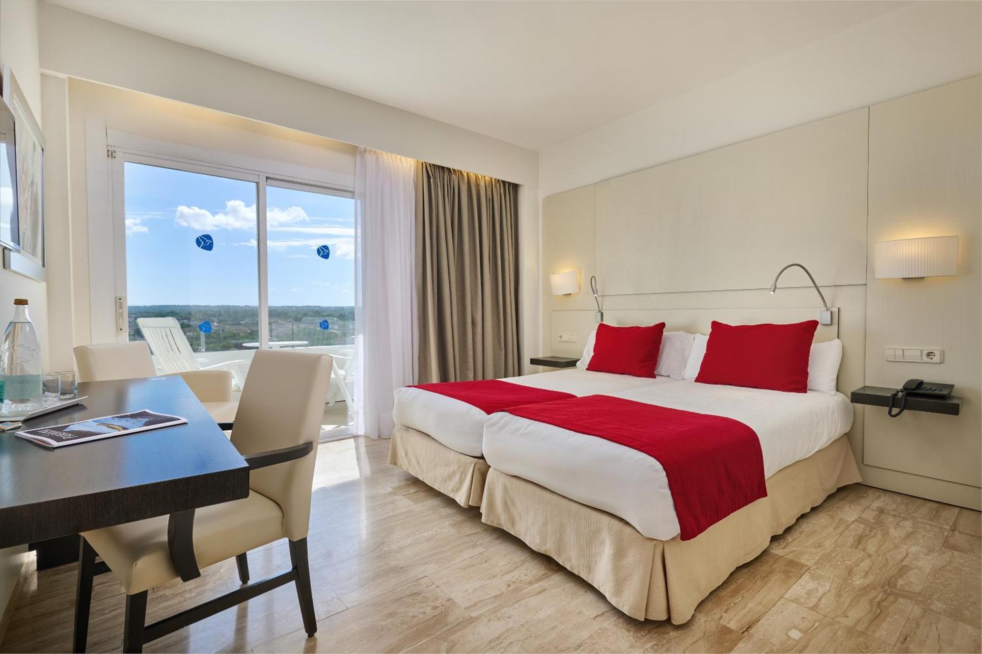 Grupotel Taurus Park Hotel 4*