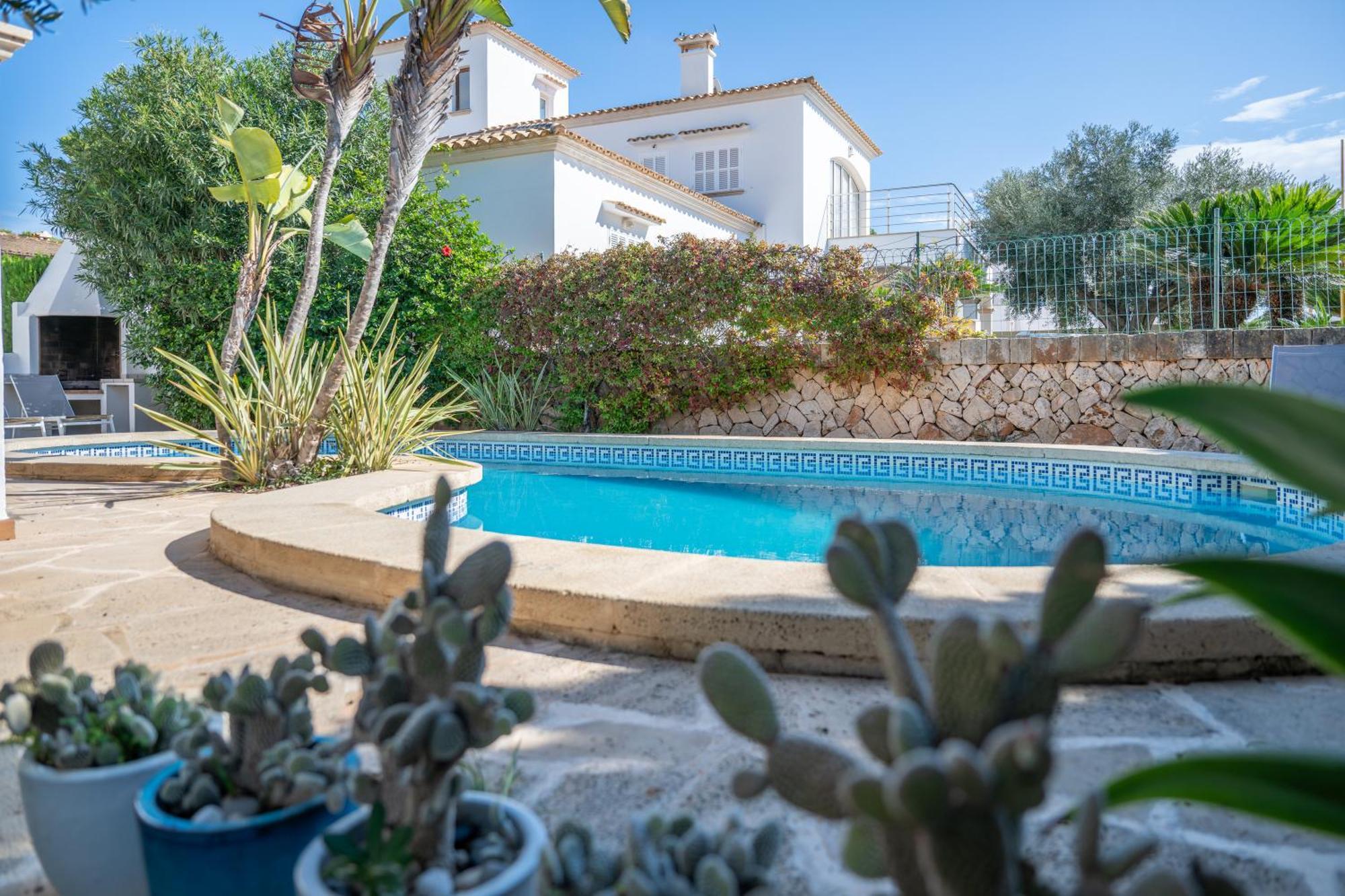 Villa Estrelitzia