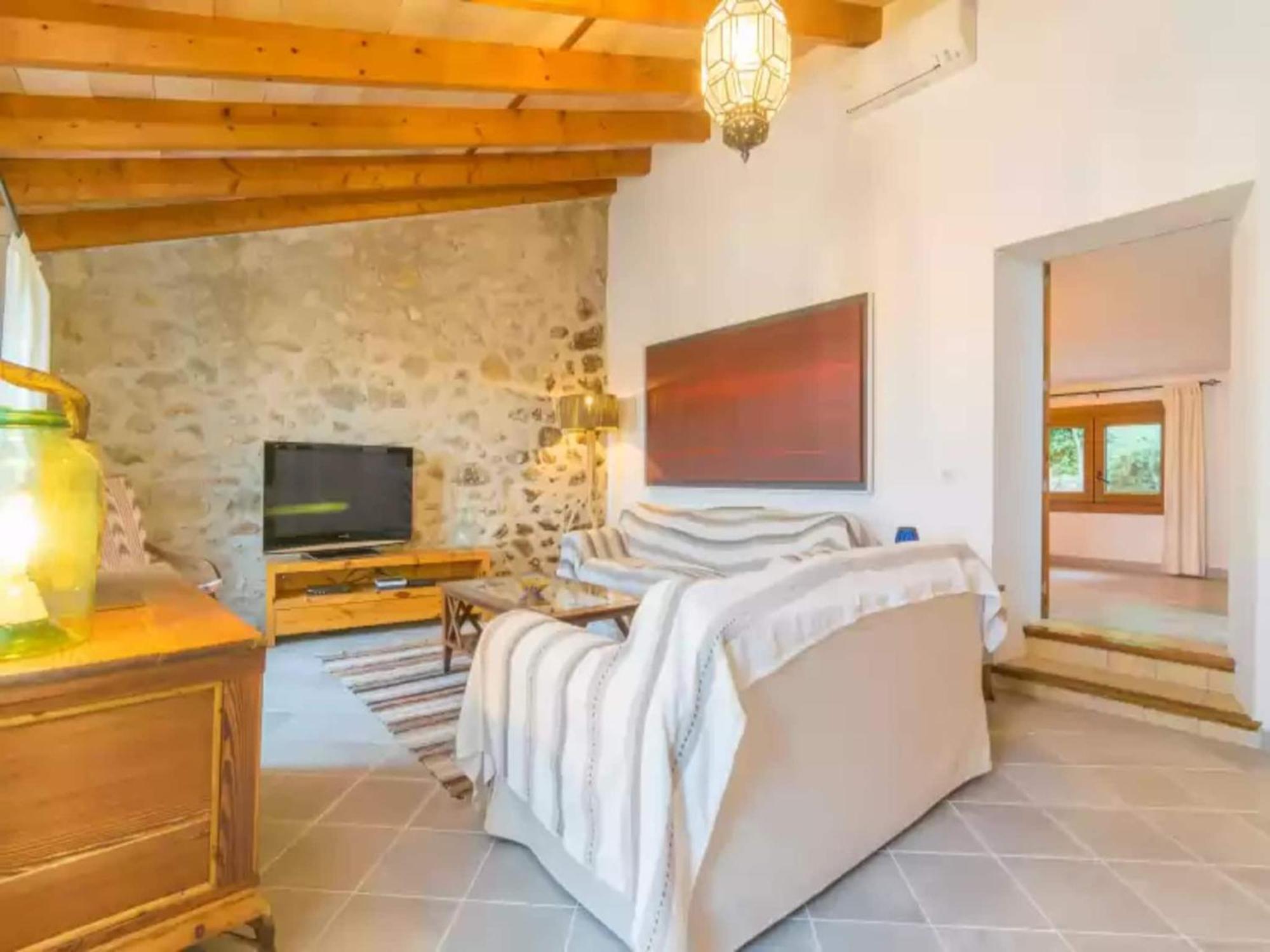 Villa With Pool Caimari