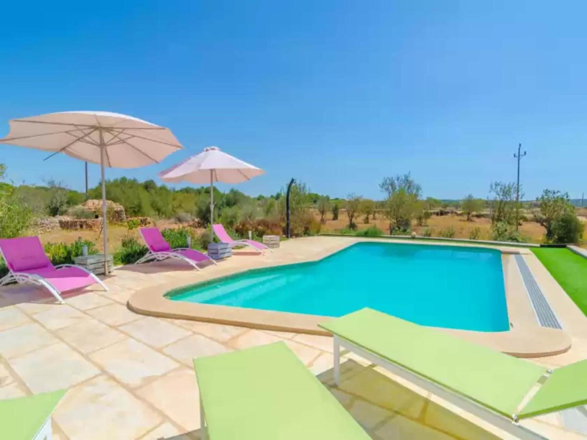 Villa Attractive With Pool *