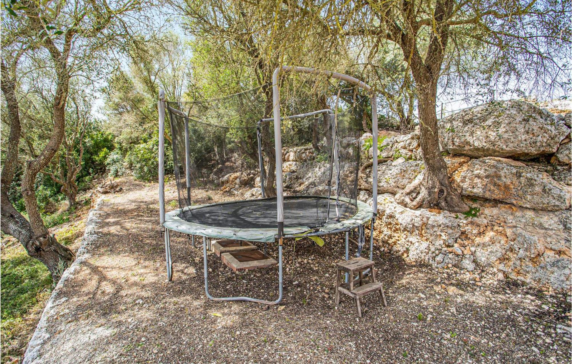 Сasa de vacaciones Cozy In With Outdoor Swimming Pool Ariany