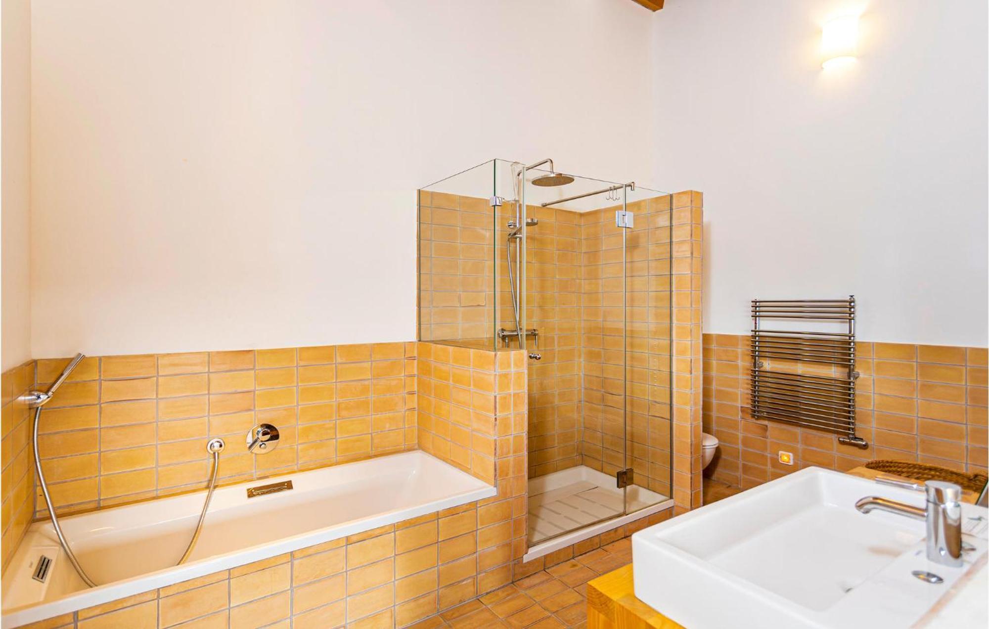 Сasa de vacaciones Cozy In With Outdoor Swimming Pool