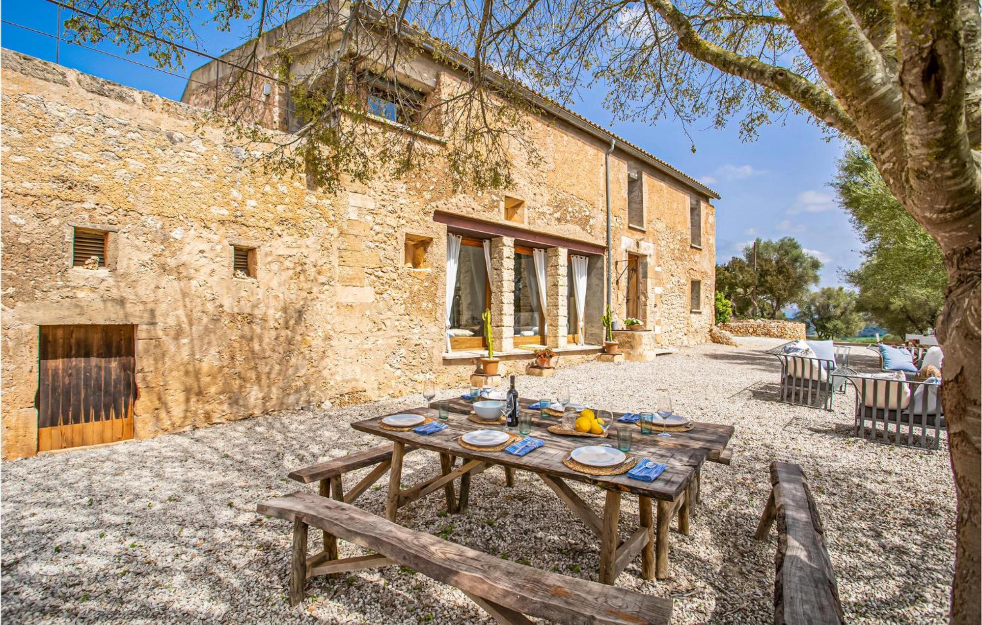 Cozy In With Outdoor Swimming Pool *