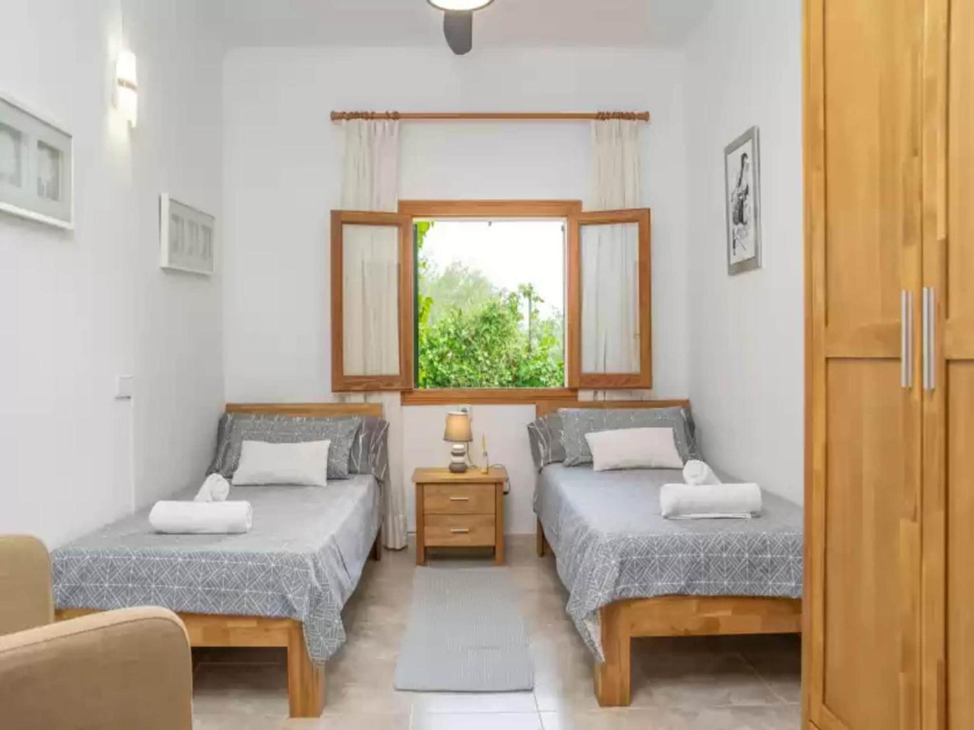 Charming With Swimming Pool Villa