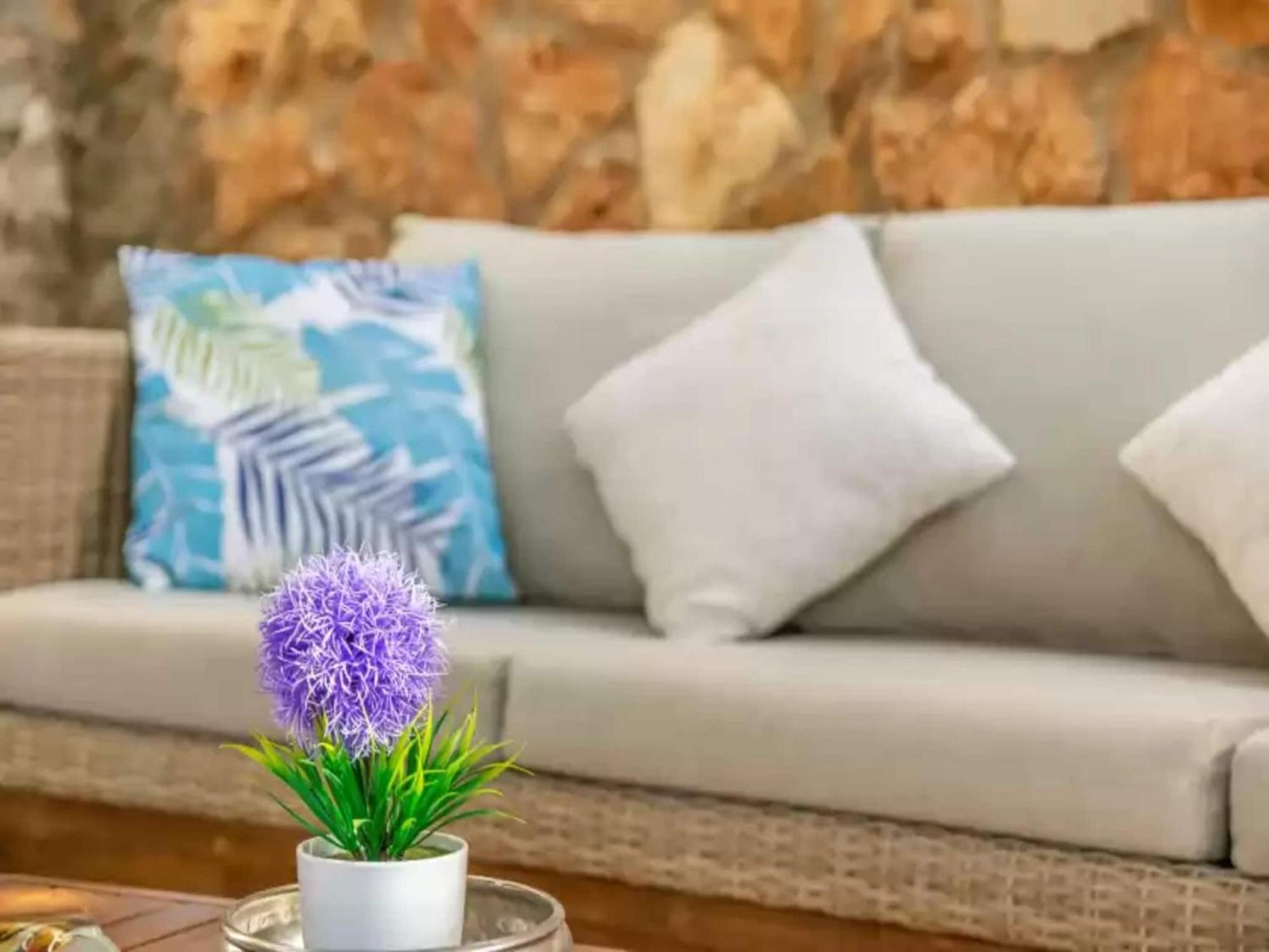 Charming With Swimming Pool Villa
