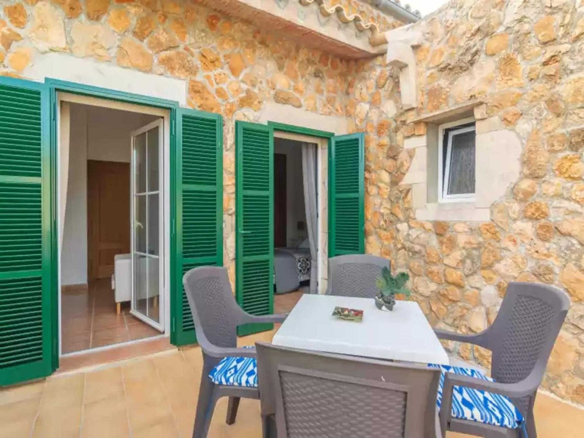 Villa Charming With Swimming Pool