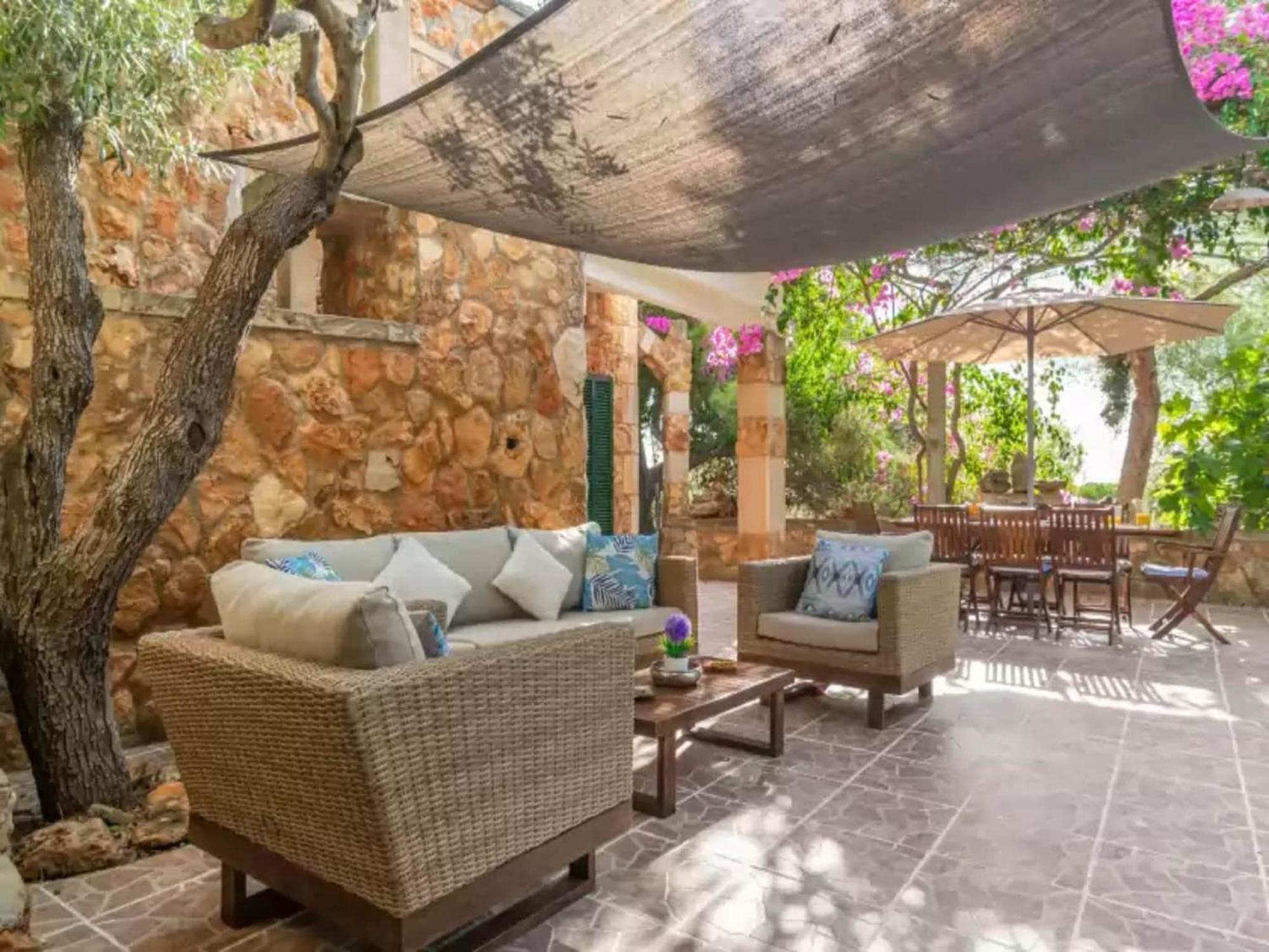 Charming With Swimming Pool Villa *