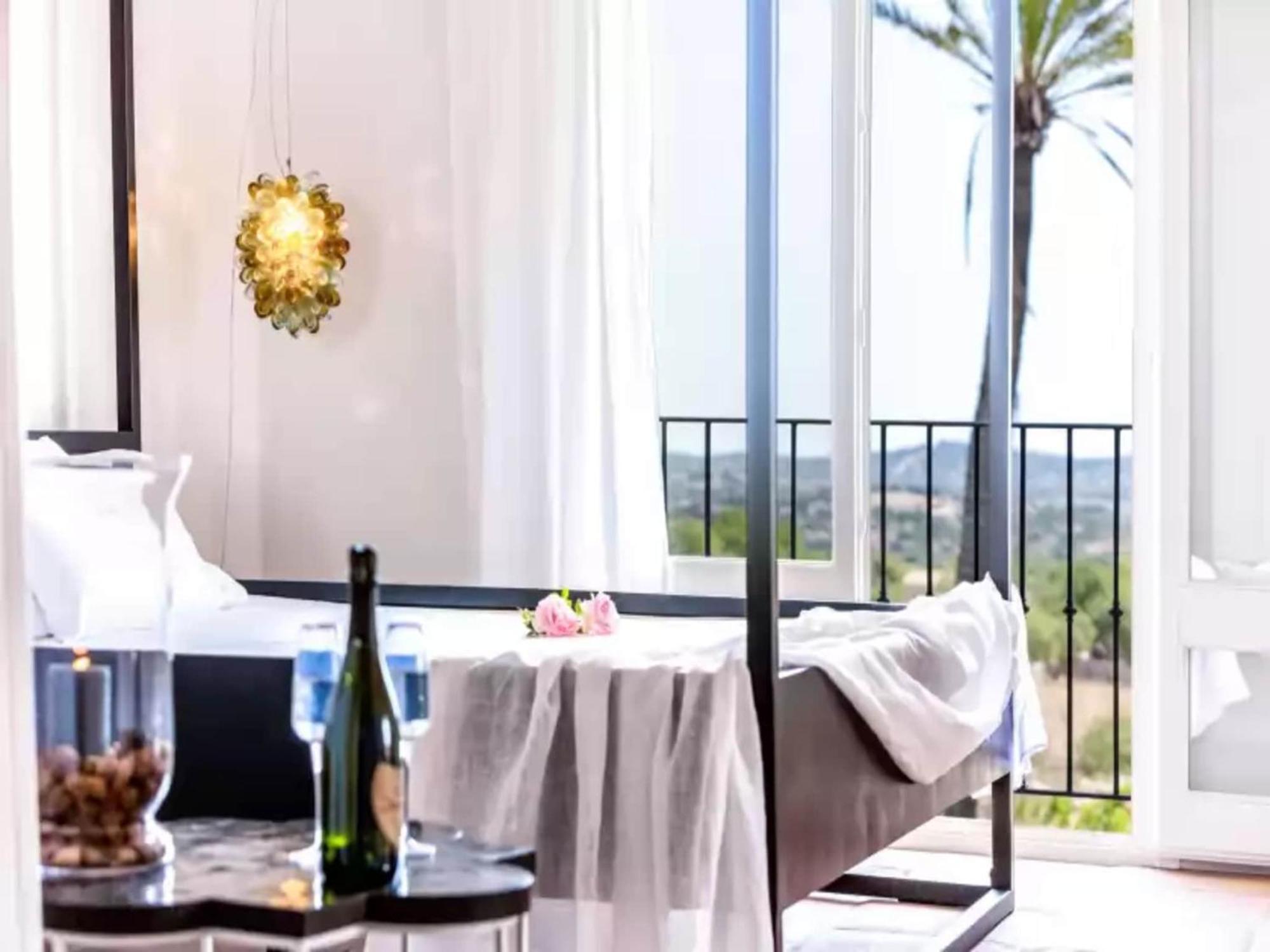 Exquisite With Private Pool