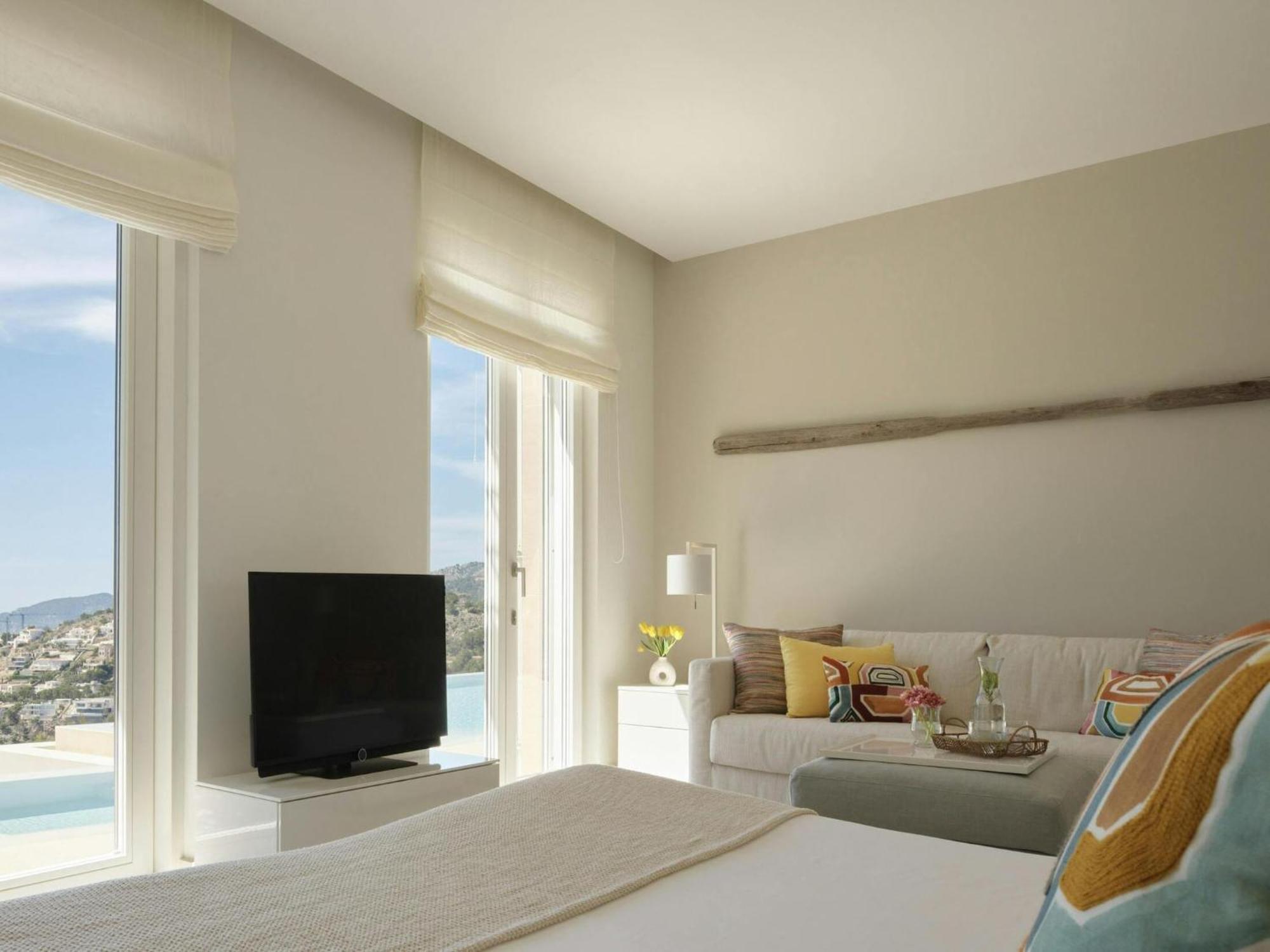 In Tranquil Hillside Location *