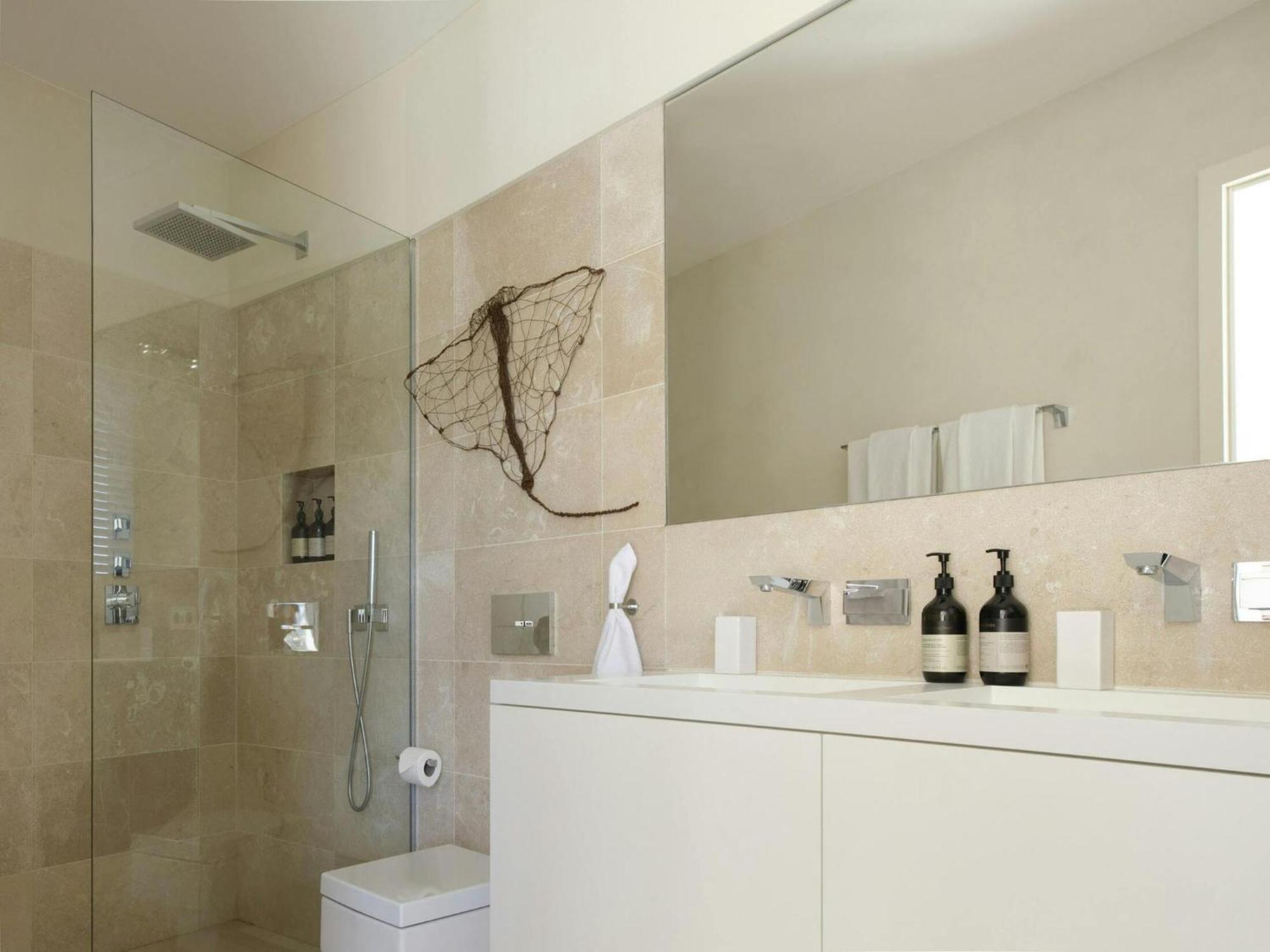 Villa In Tranquil Hillside Location *