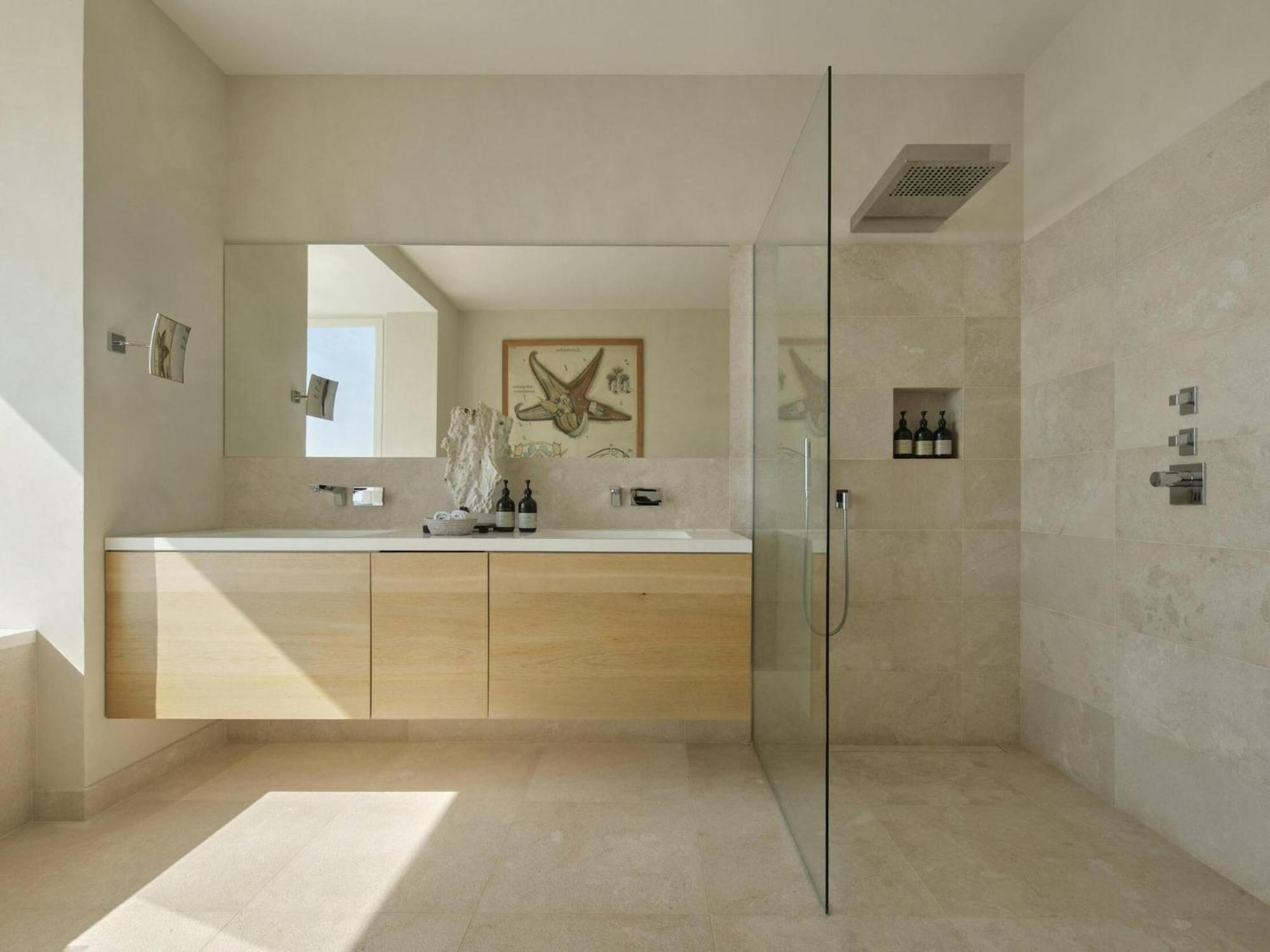 In Tranquil Hillside Location