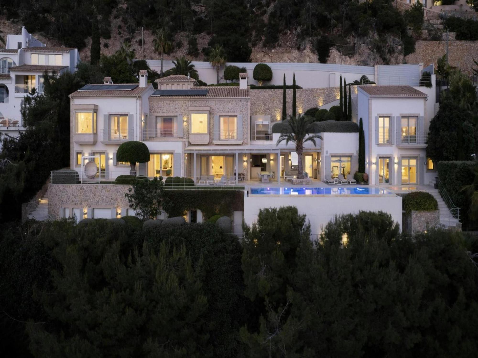 In Tranquil Hillside Location Villa Andratx (Andrach)