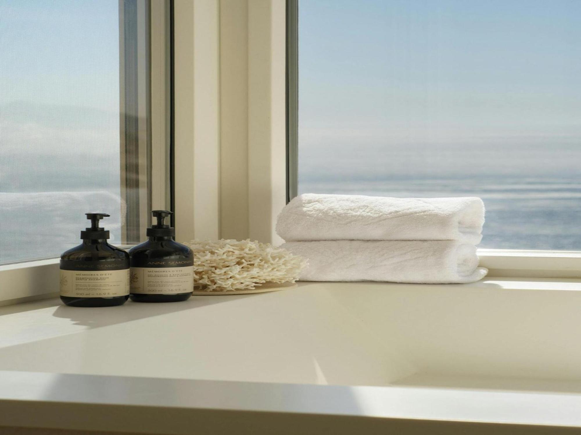 In Tranquil Hillside Location *