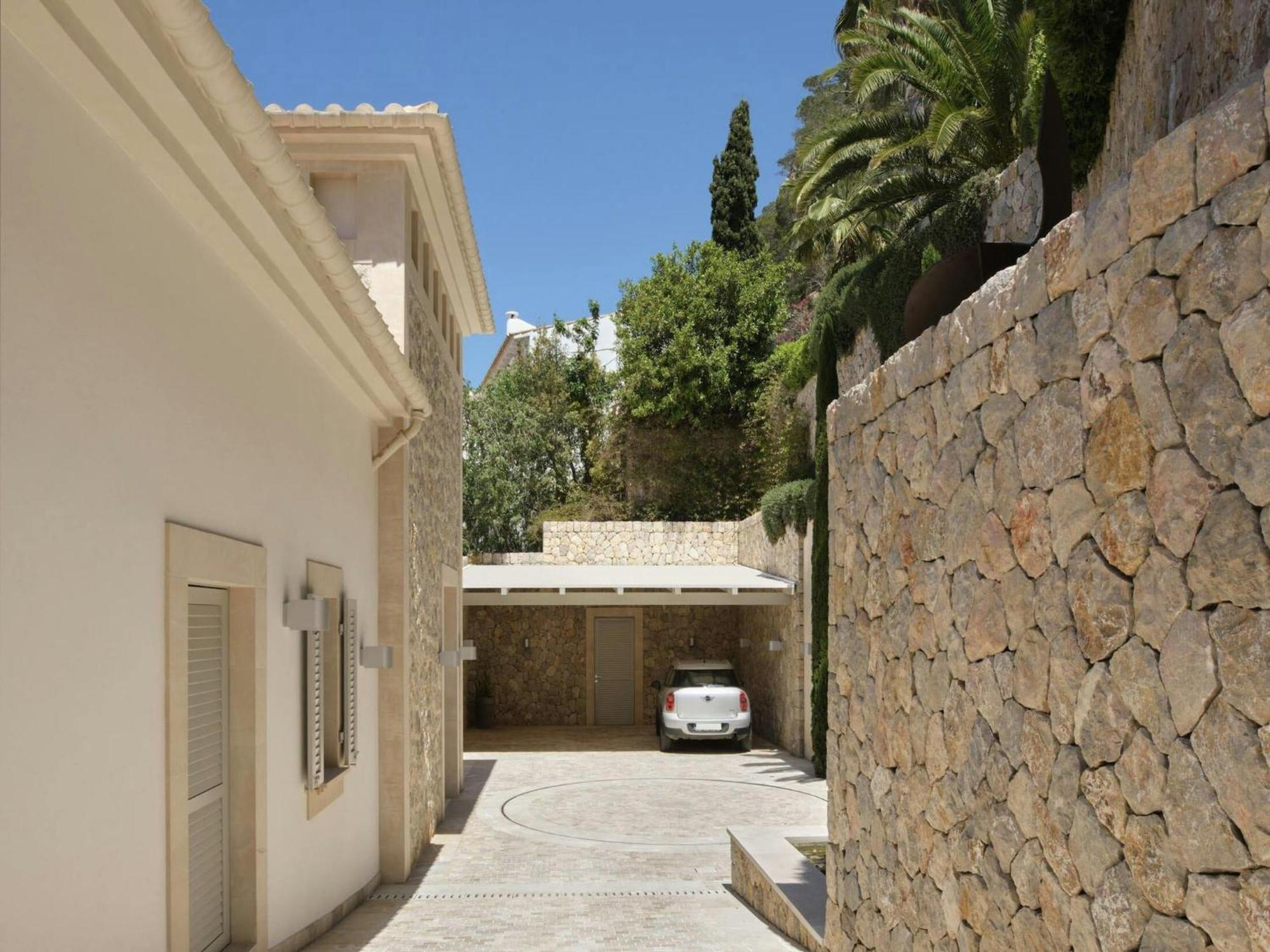 In Tranquil Hillside Location Villa Andratx (Andrach)