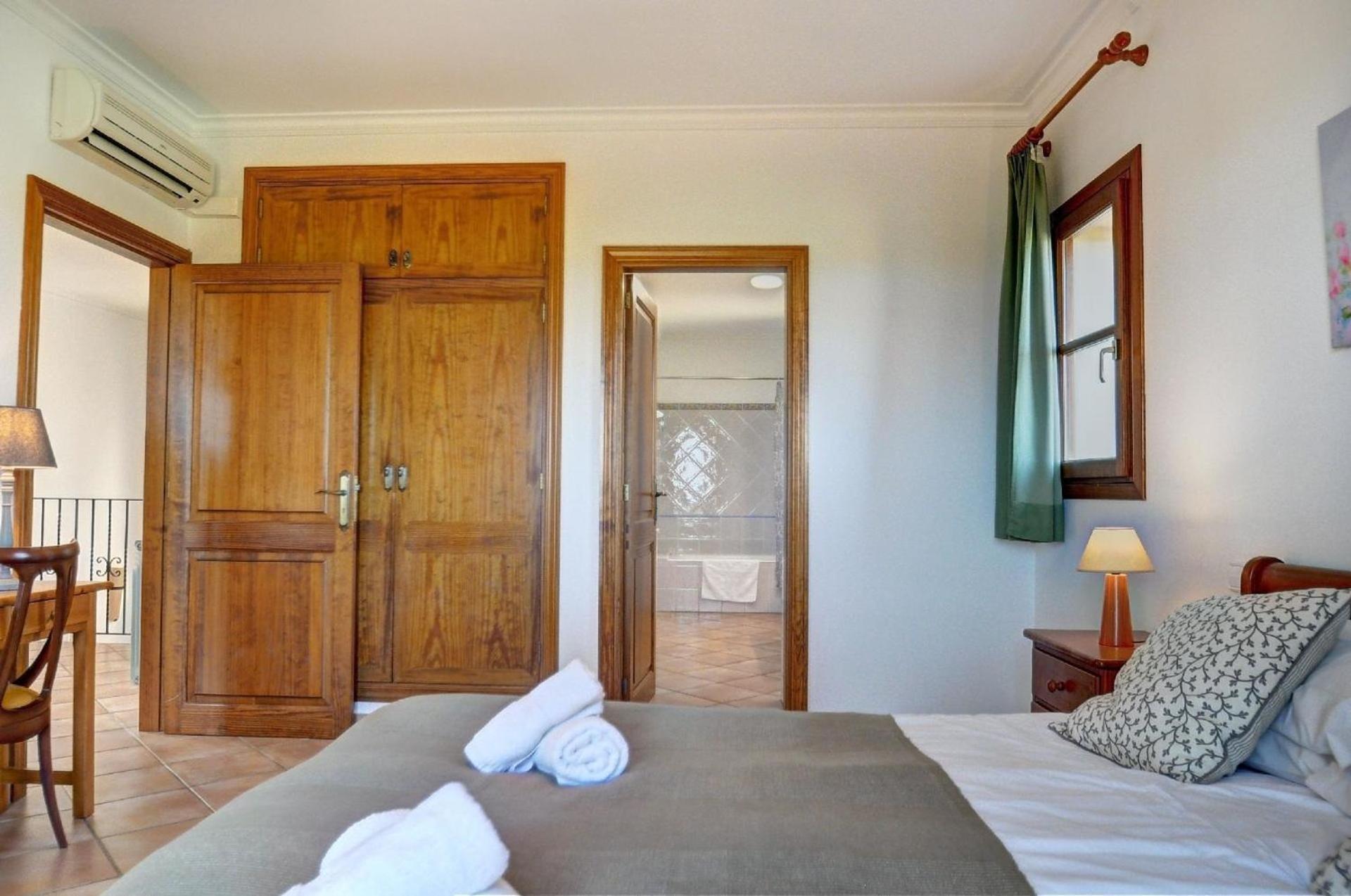 Holiday home Mit Meerblick Und Pool Bei *