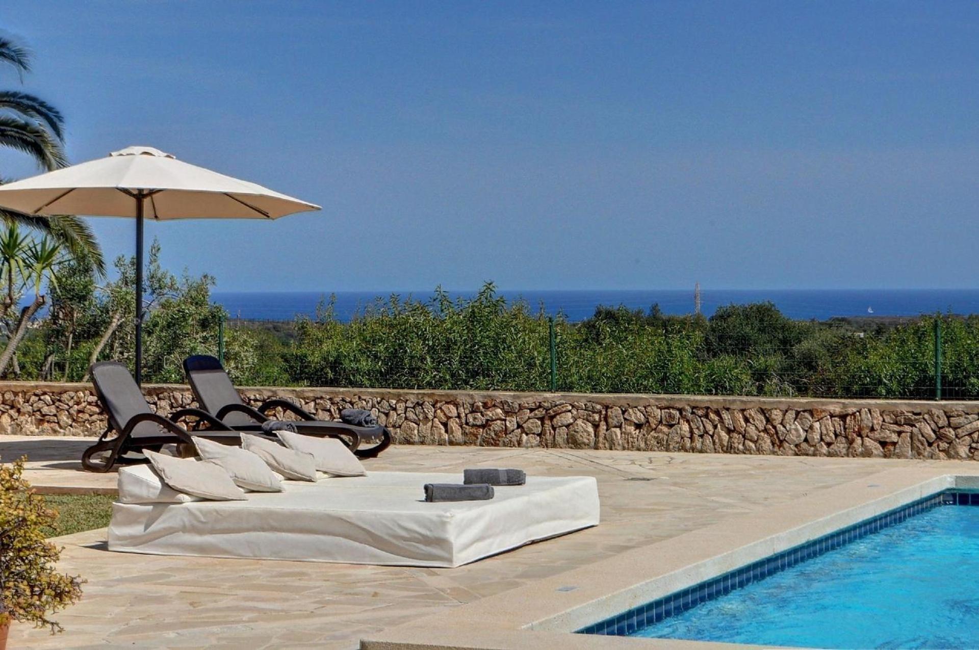 Holiday home Mit Meerblick Und Pool Bei *