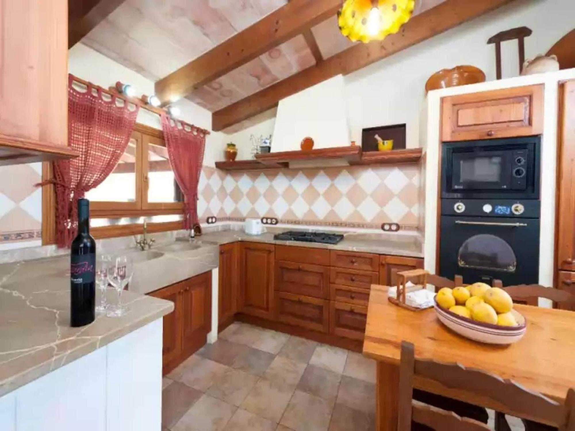 Villa Charming With Garden Retreat *