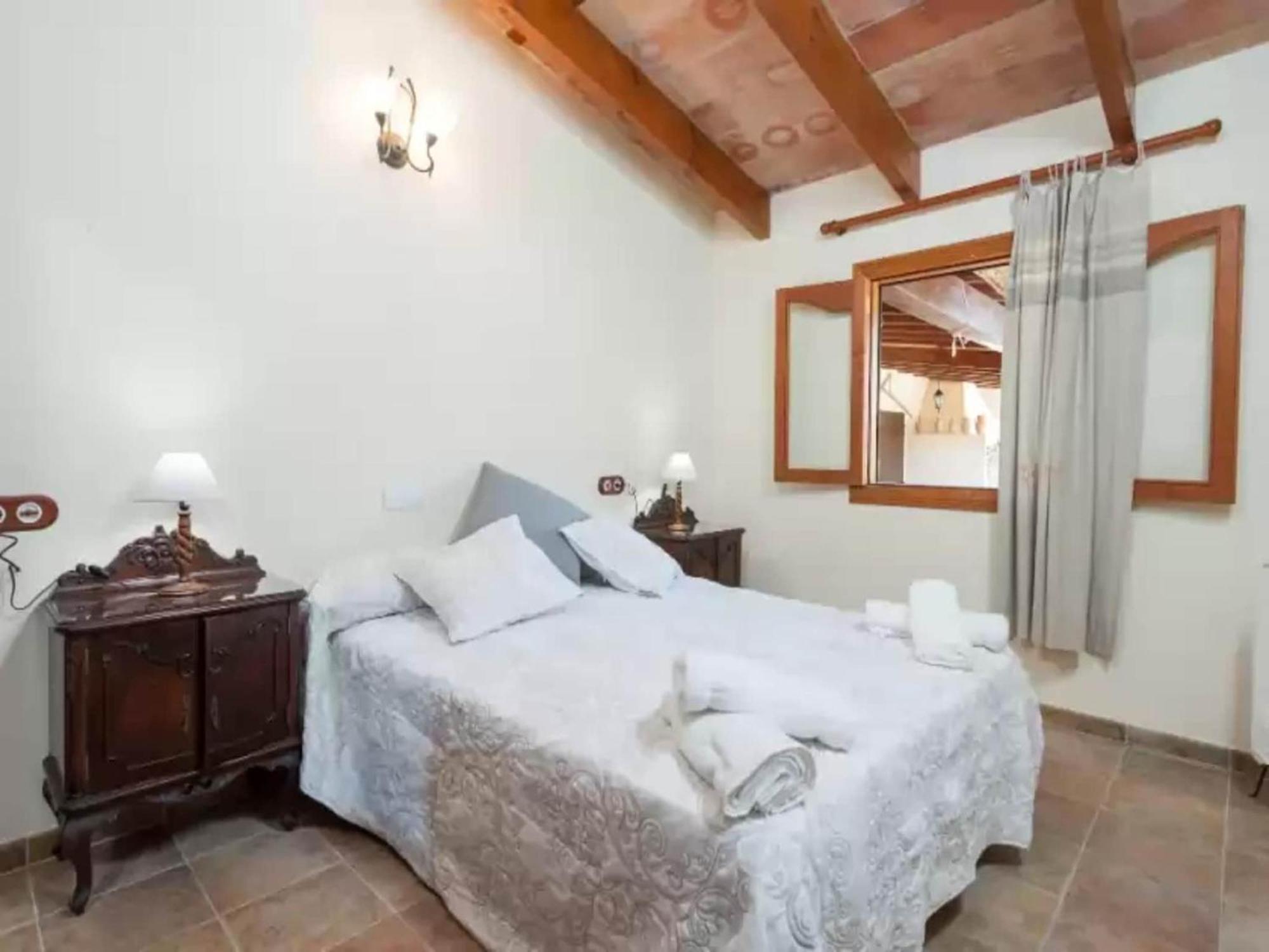 Charming With Garden Retreat Villa