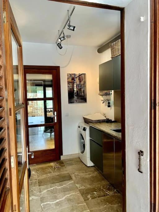 Descubre El Paraiso En La Grand Bleu Playa A 500 Metros Opcion Piscina Climatizada A 30º Villa Santanyi