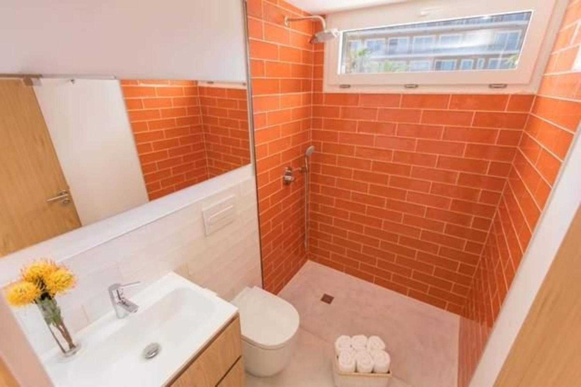 Tolle In S'illot-cala Morlanda Mit Terrasse Apartamento