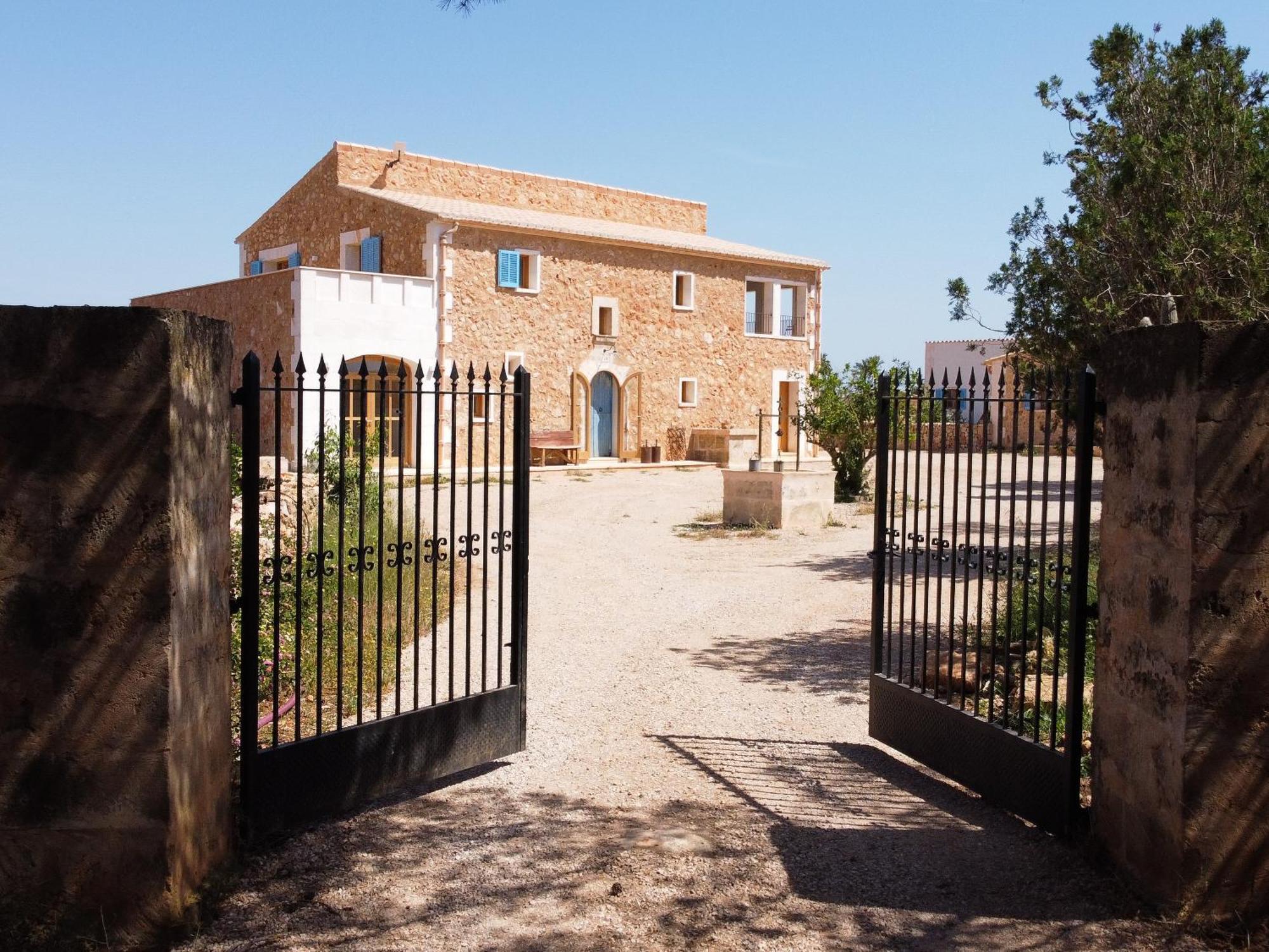 Blue Door Mallorca Cas Concos