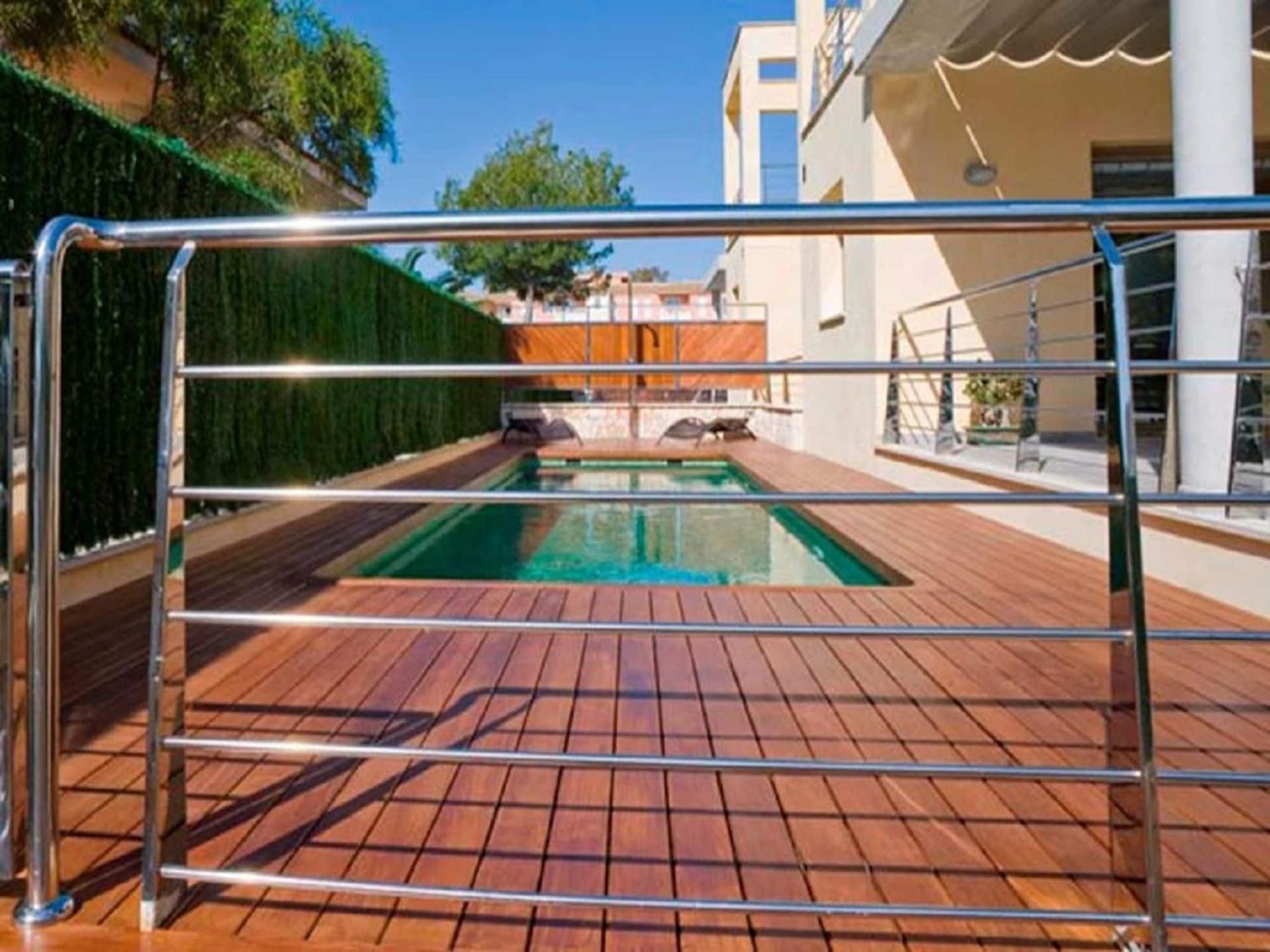 Scenic In Villa *
