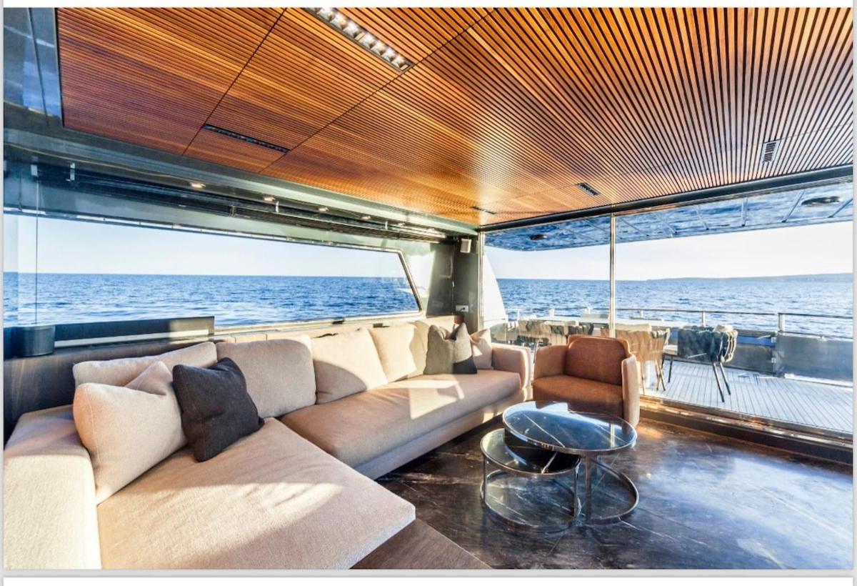 Luxury Yacht Sanlorenzo Hotel en barco Palma de Mallorca