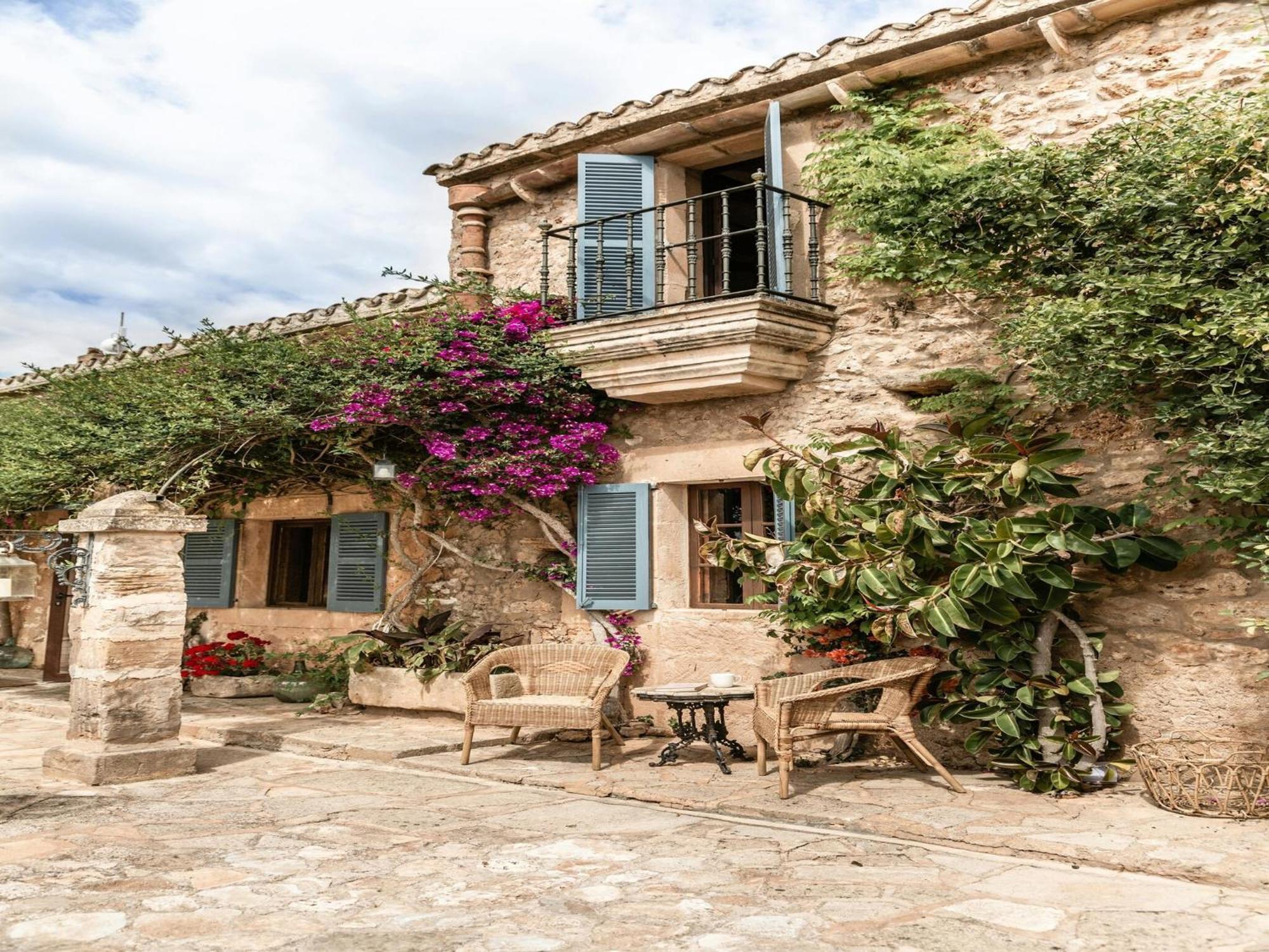 Villa With Outdoor Jacuzzi Porreras