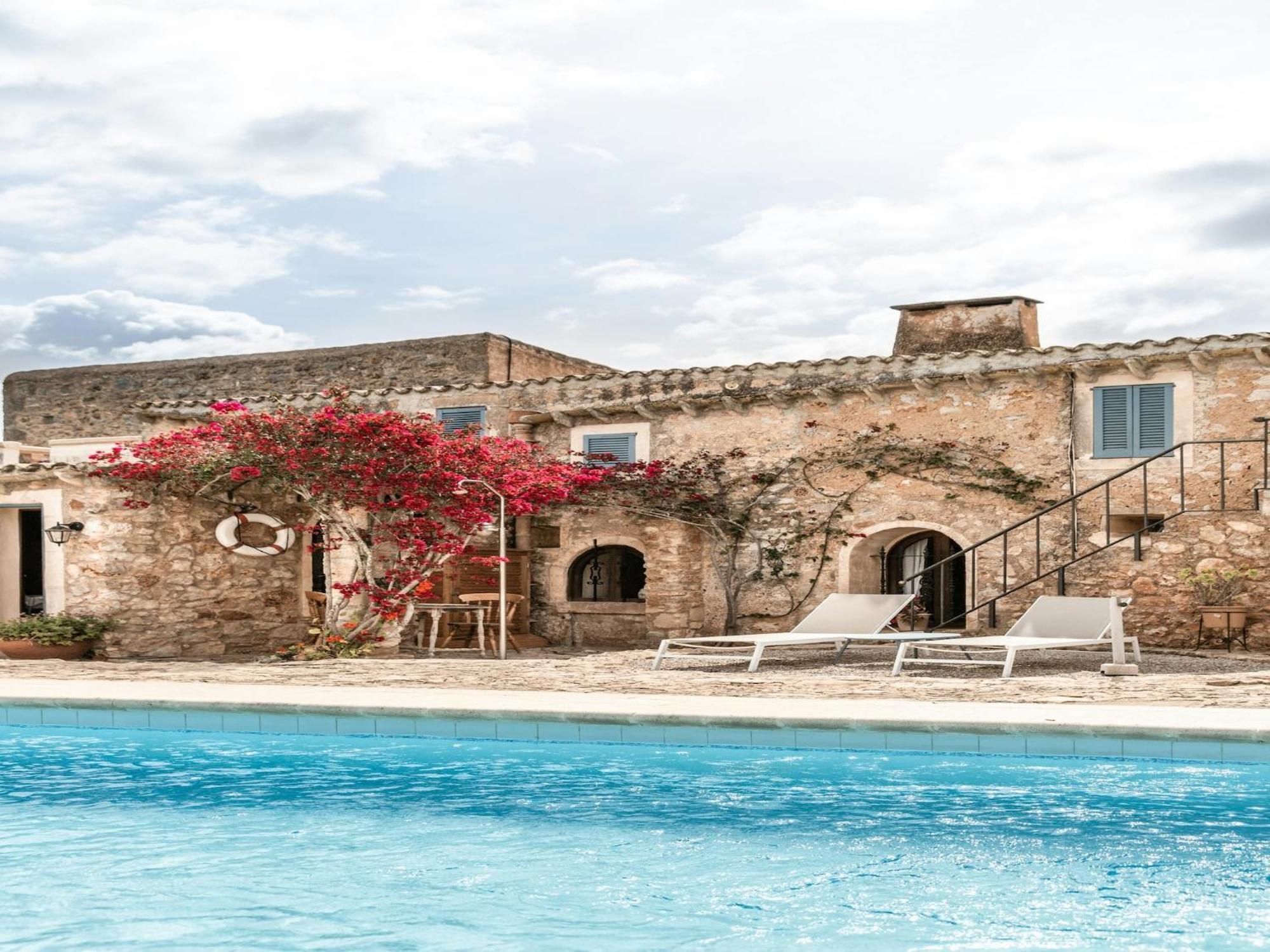 Villa With Outdoor Jacuzzi Porreras