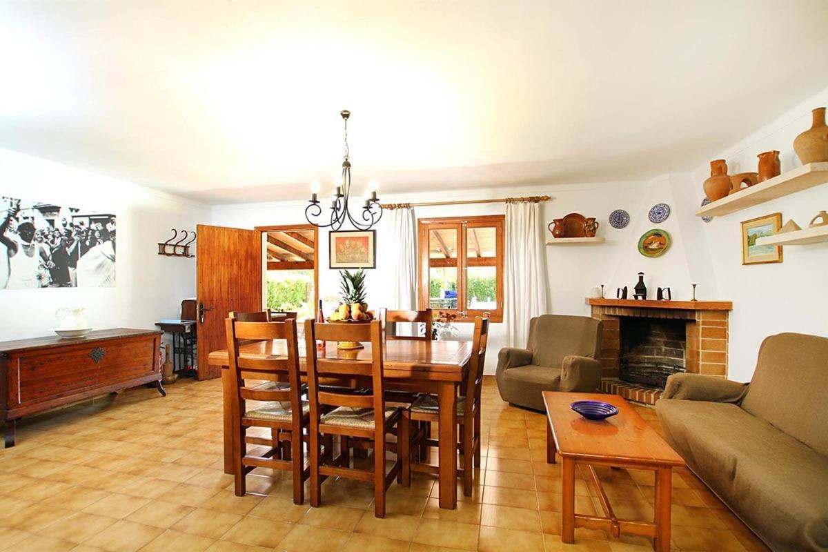 Lovely 3 Bedroom Close To By Renthousing Pollensa