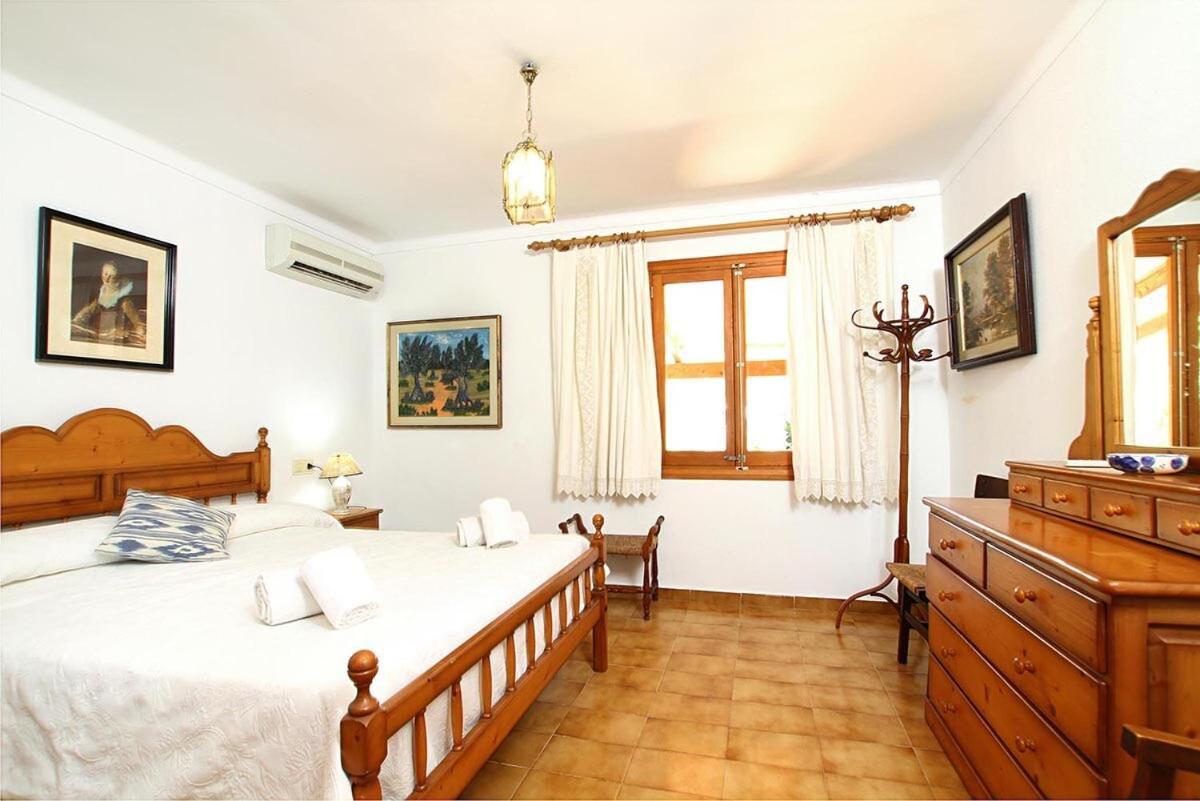 Lovely 3 Bedroom Close To By Renthousing Villa