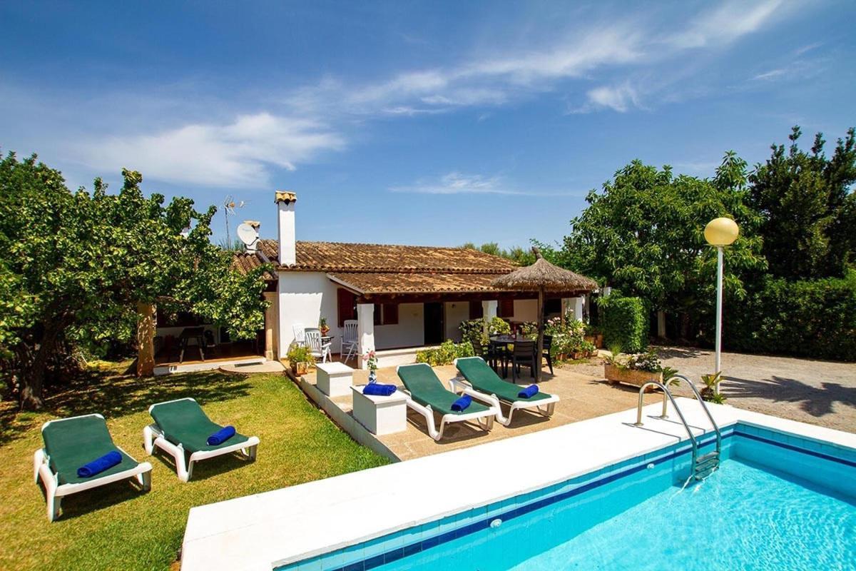 Lovely 3 Bedroom Close To By Renthousing *