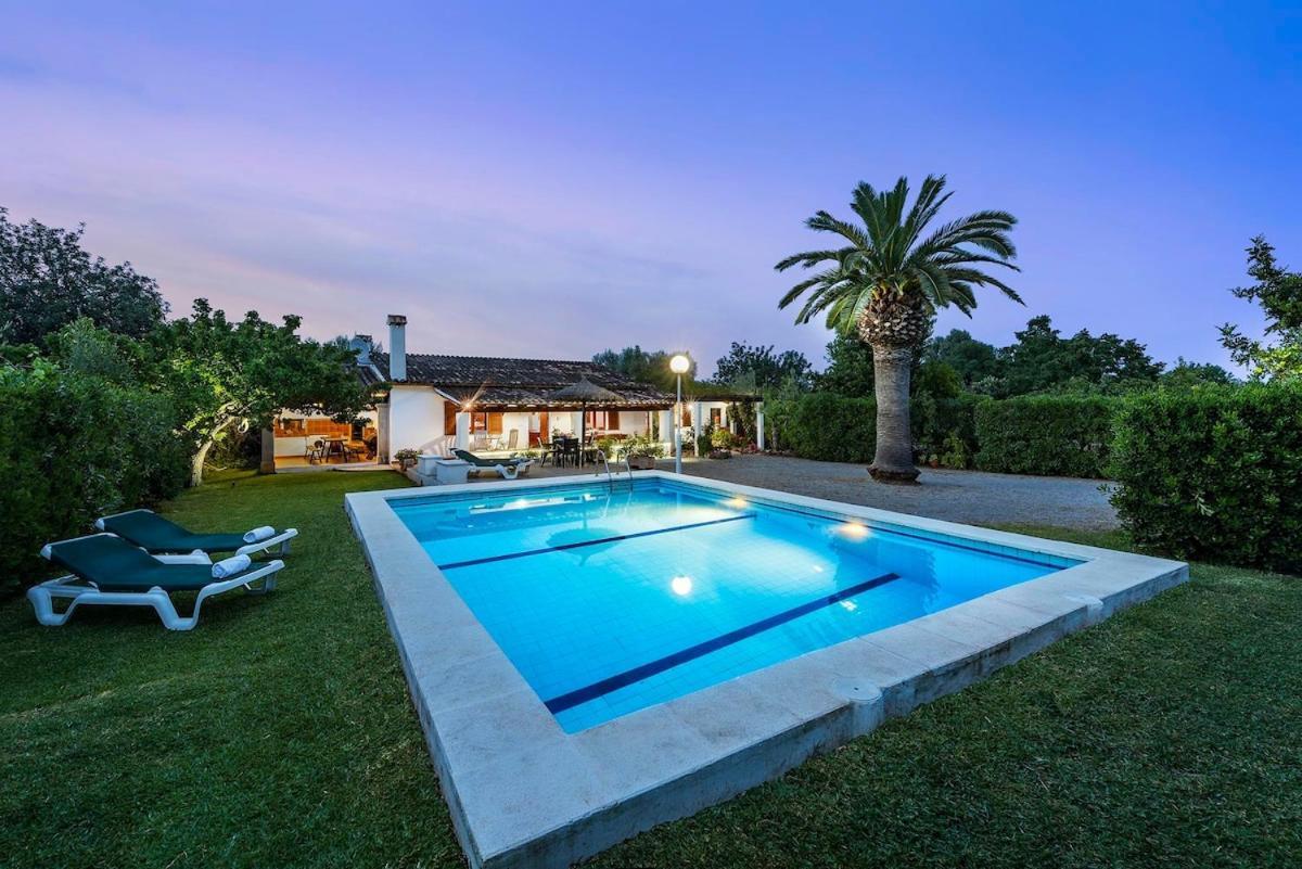 Lovely 3 Bedroom Close To By Renthousing Villa