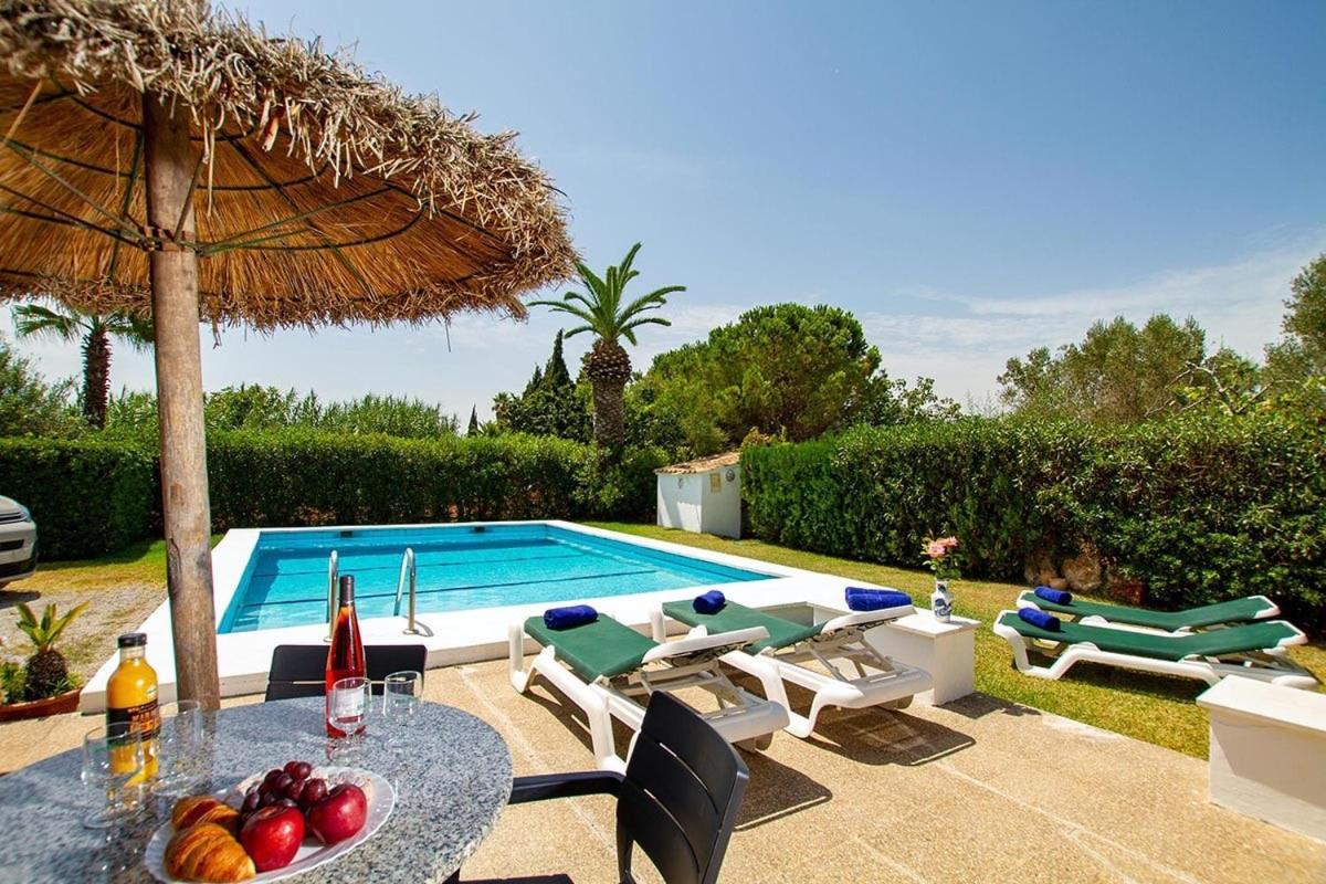 Villa Lovely 3 Bedroom Close To By Renthousing *