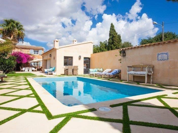 Charming Newly Renovated With Private Pool *
