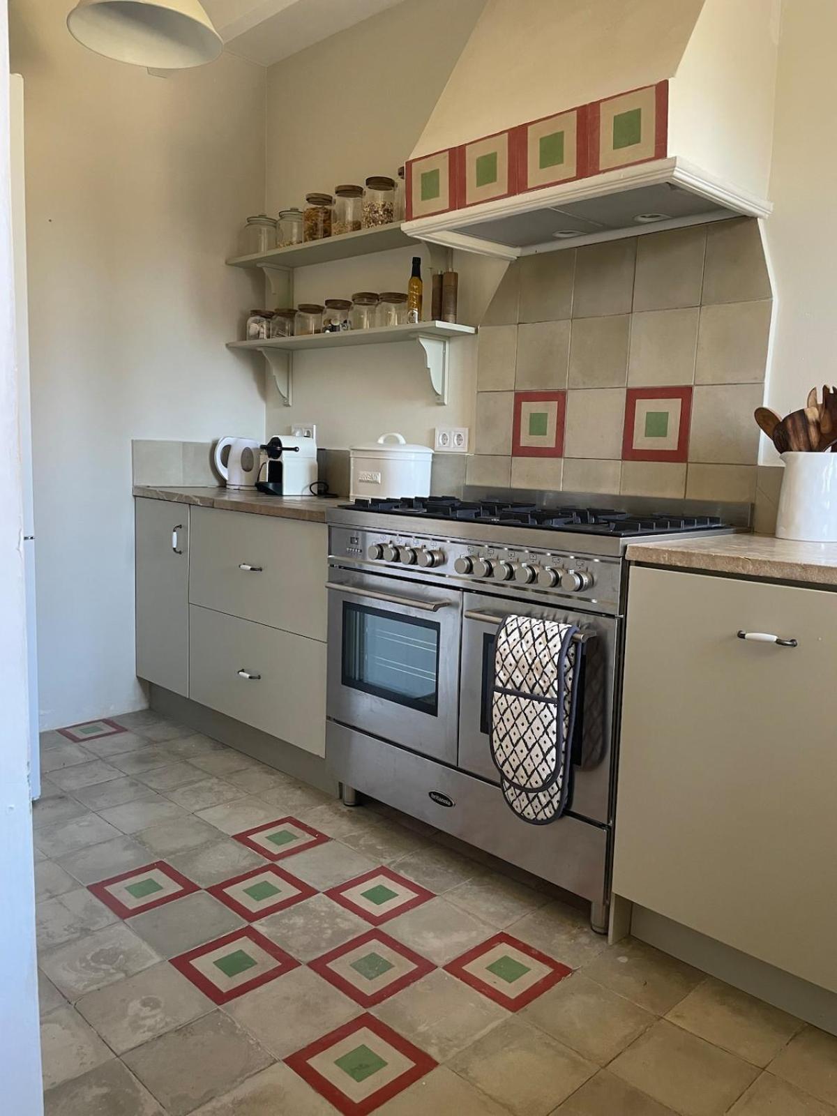 Charming Newly Renovated With Private Pool Villa