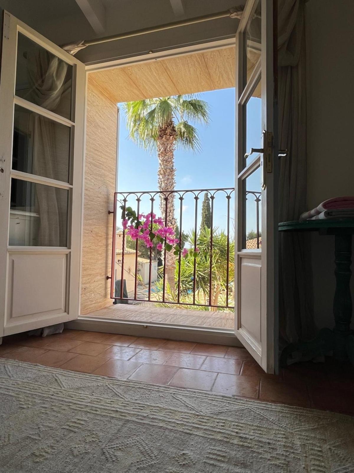 Charming Newly Renovated With Private Pool Villa