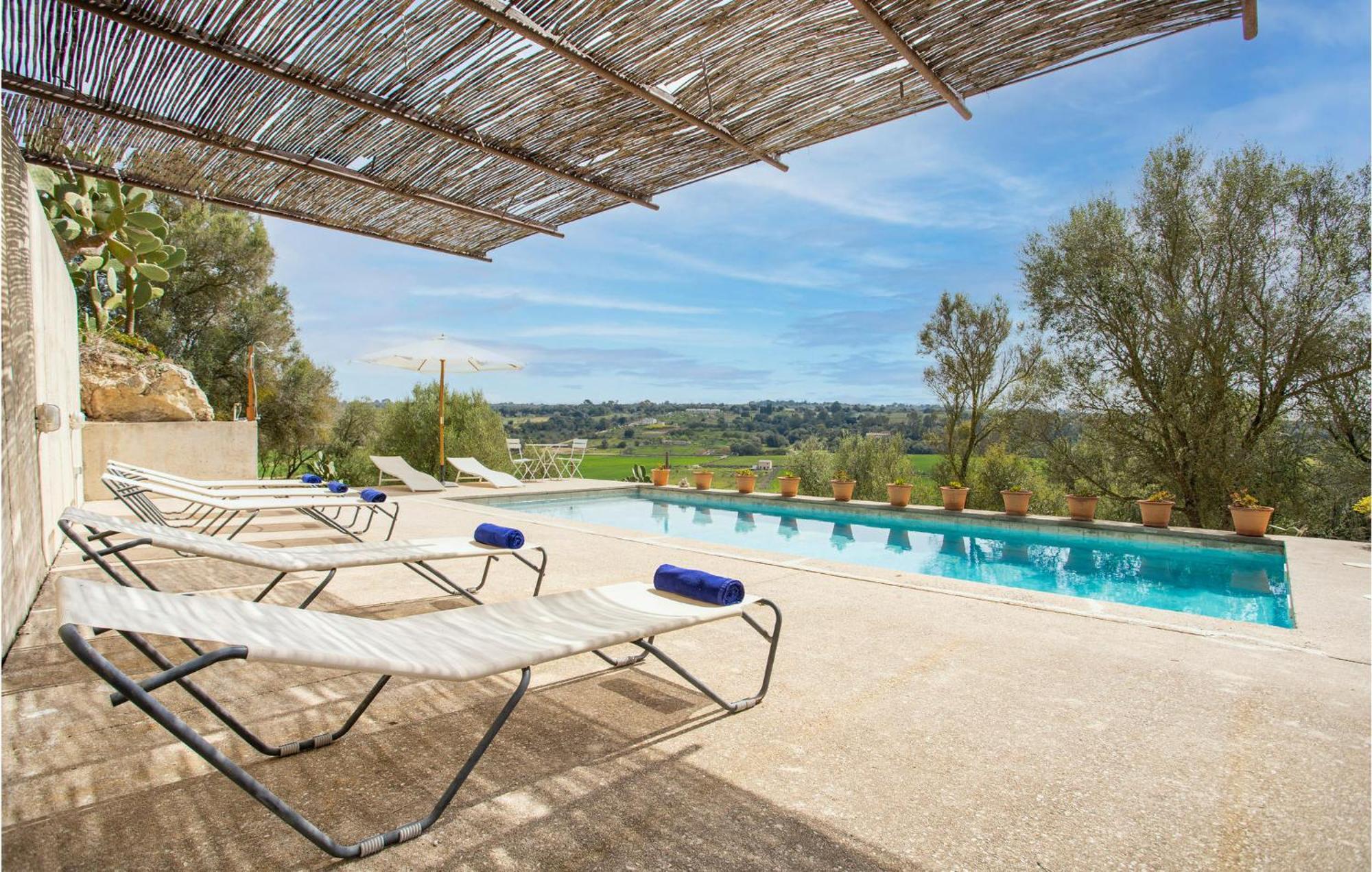Сasa de vacaciones Cozy In With Outdoor Swimming Pool *