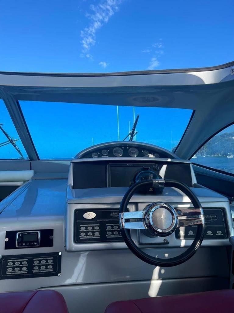 Urus - Live The Experience Hotel en barco