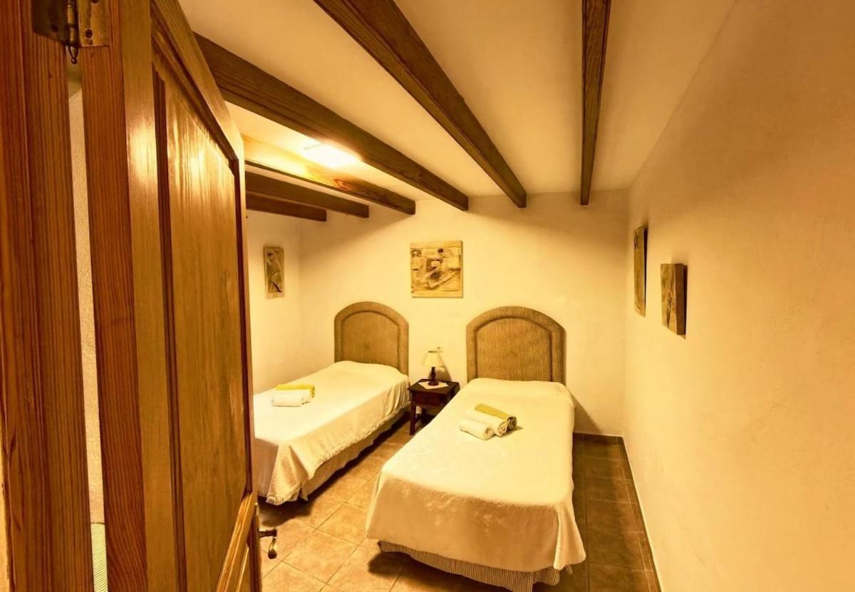 Villa Charming In Area Of Pollensa By Renthousing