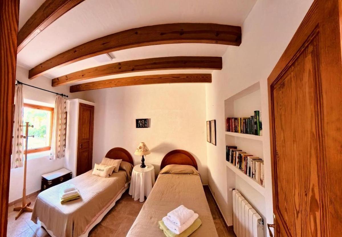Villa Charming In Area Of Pollensa By Renthousing